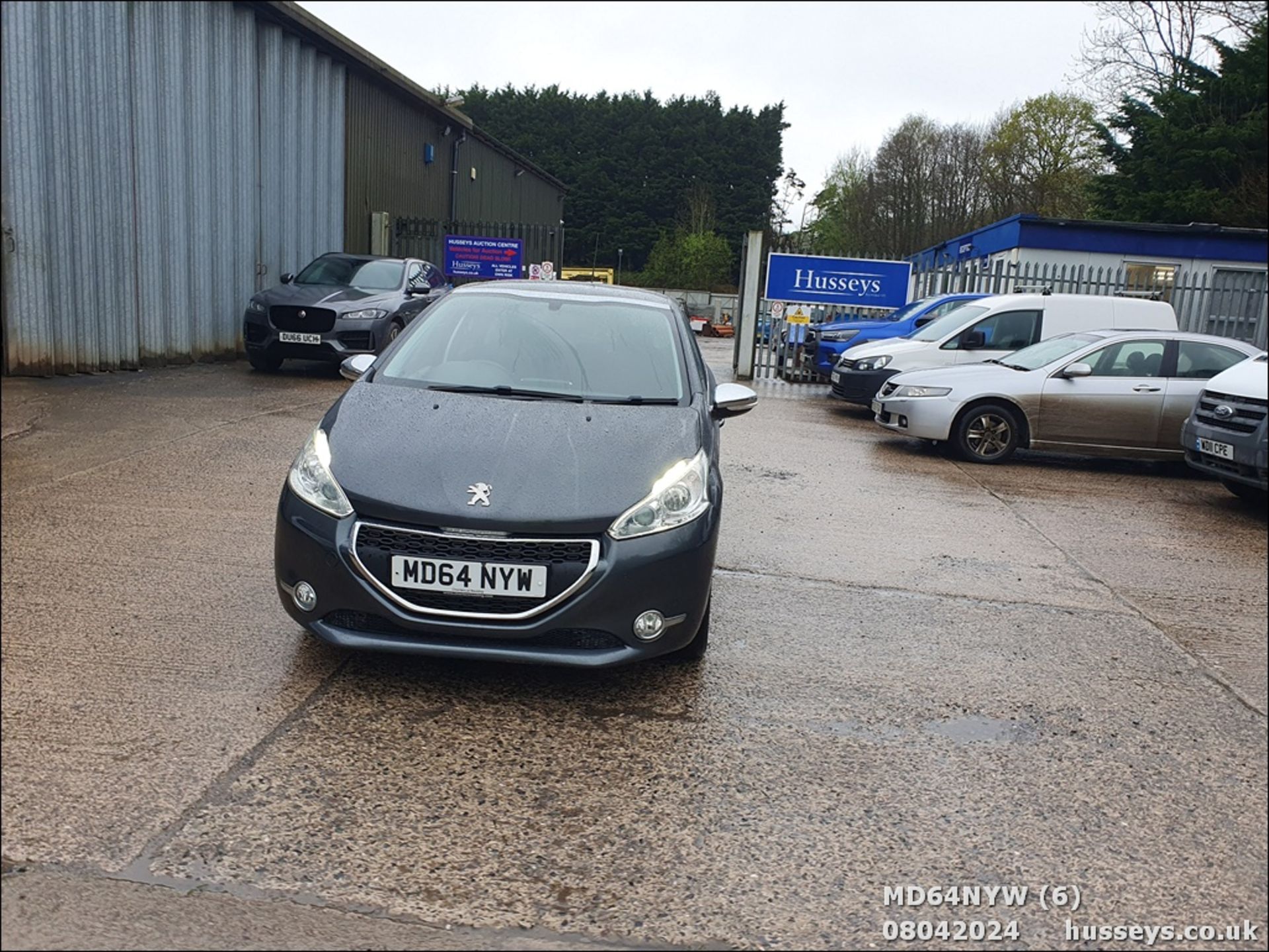 15/64 PEUGEOT 208 STYLE - 1199cc 5dr Hatchback (Grey, 94k) - Image 7 of 54