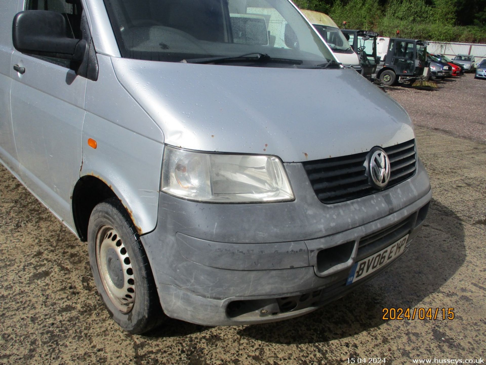 06/06 VOLKSWAGEN TRANSPORTER T30 130 TDI LWB - 2460cc Van (Silver) - Image 35 of 38