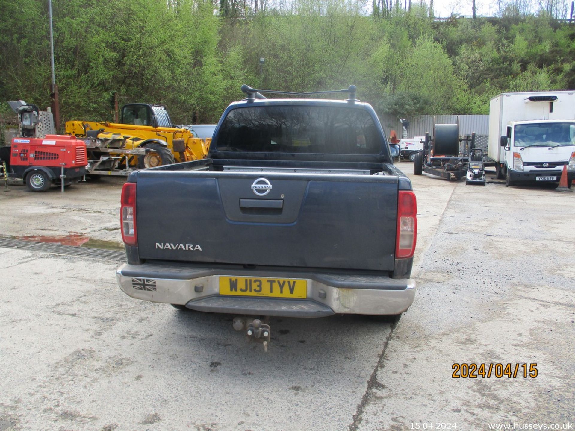 13/13 NISSAN NAVARA TEKNA DCI AUTO - 2488cc 4x4 (Blue) - Image 5 of 23