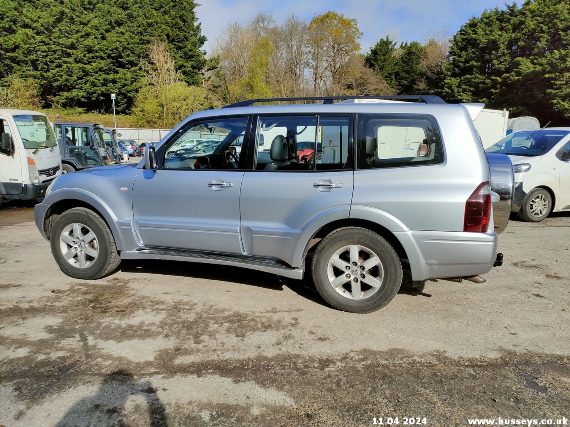 06/56 MITSUBISHI SHOGUN DI-D ELEG-CE LWB A - 3200cc 5dr Estate (Silver, 177k) - Bild 19 aus 67