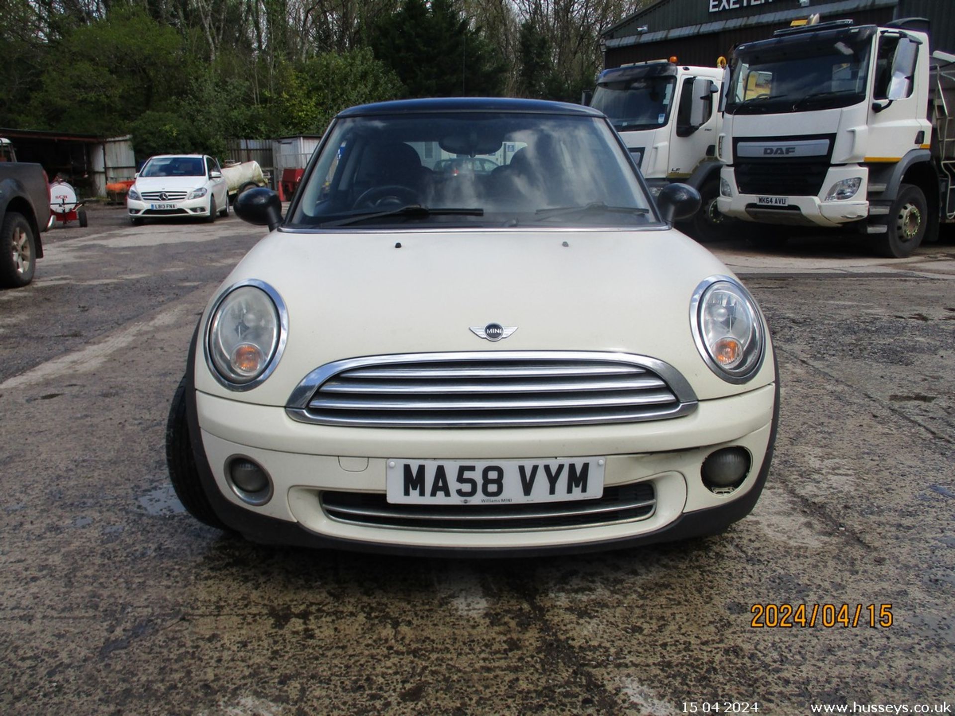 08/58 MINI COOPER - 1598cc 3dr Hatchback (White, 136k) - Image 2 of 18