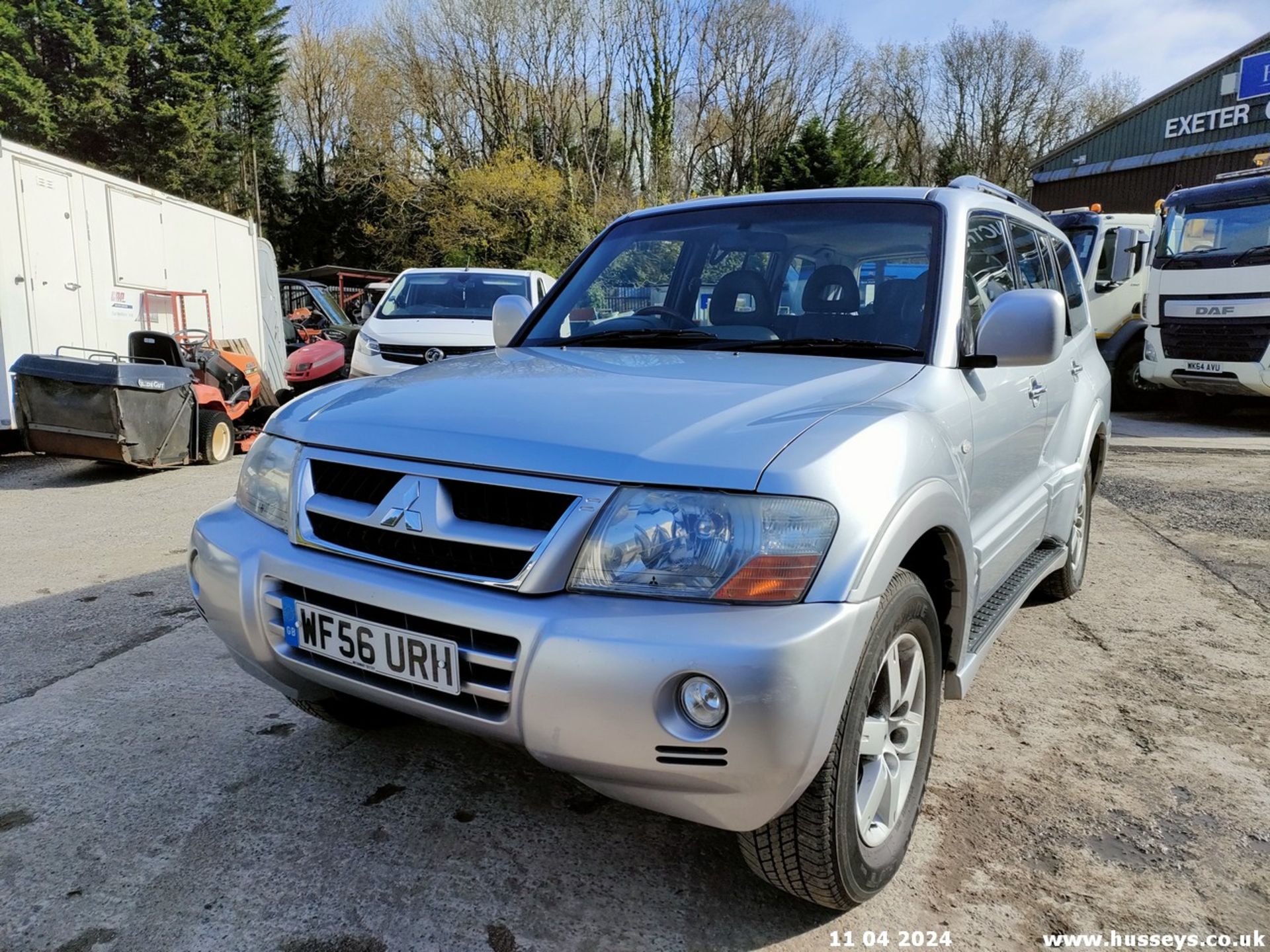 06/56 MITSUBISHI SHOGUN DI-D ELEG-CE LWB A - 3200cc 5dr Estate (Silver, 177k) - Bild 10 aus 67