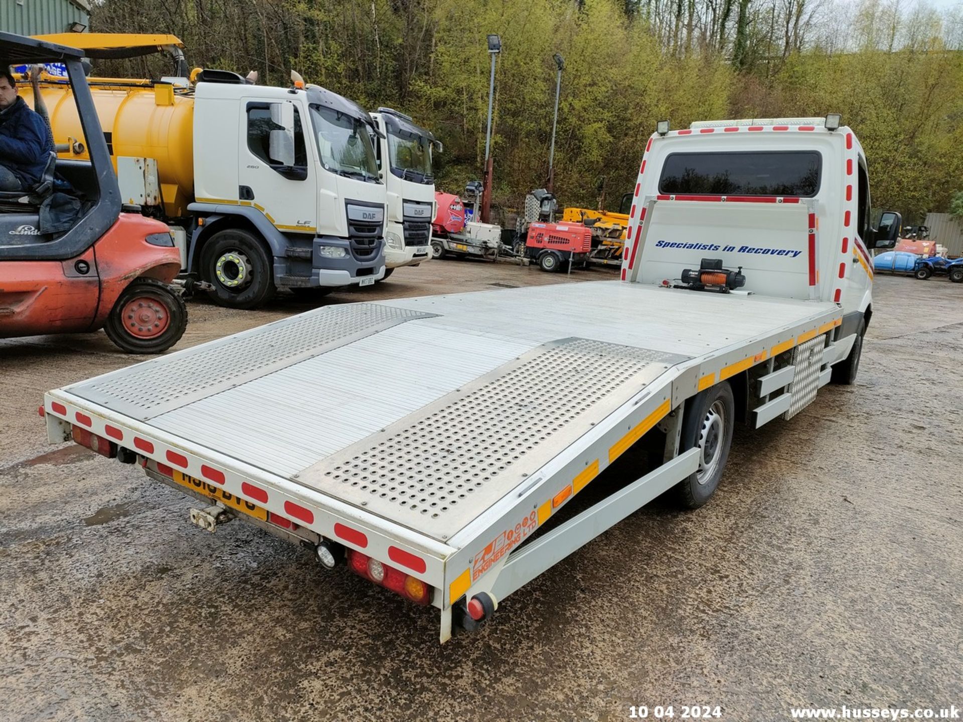 16/16 VOLKSWAGEN CRAFTER CR35 TDI - 1968cc 2dr (White, 146k) - Image 33 of 52