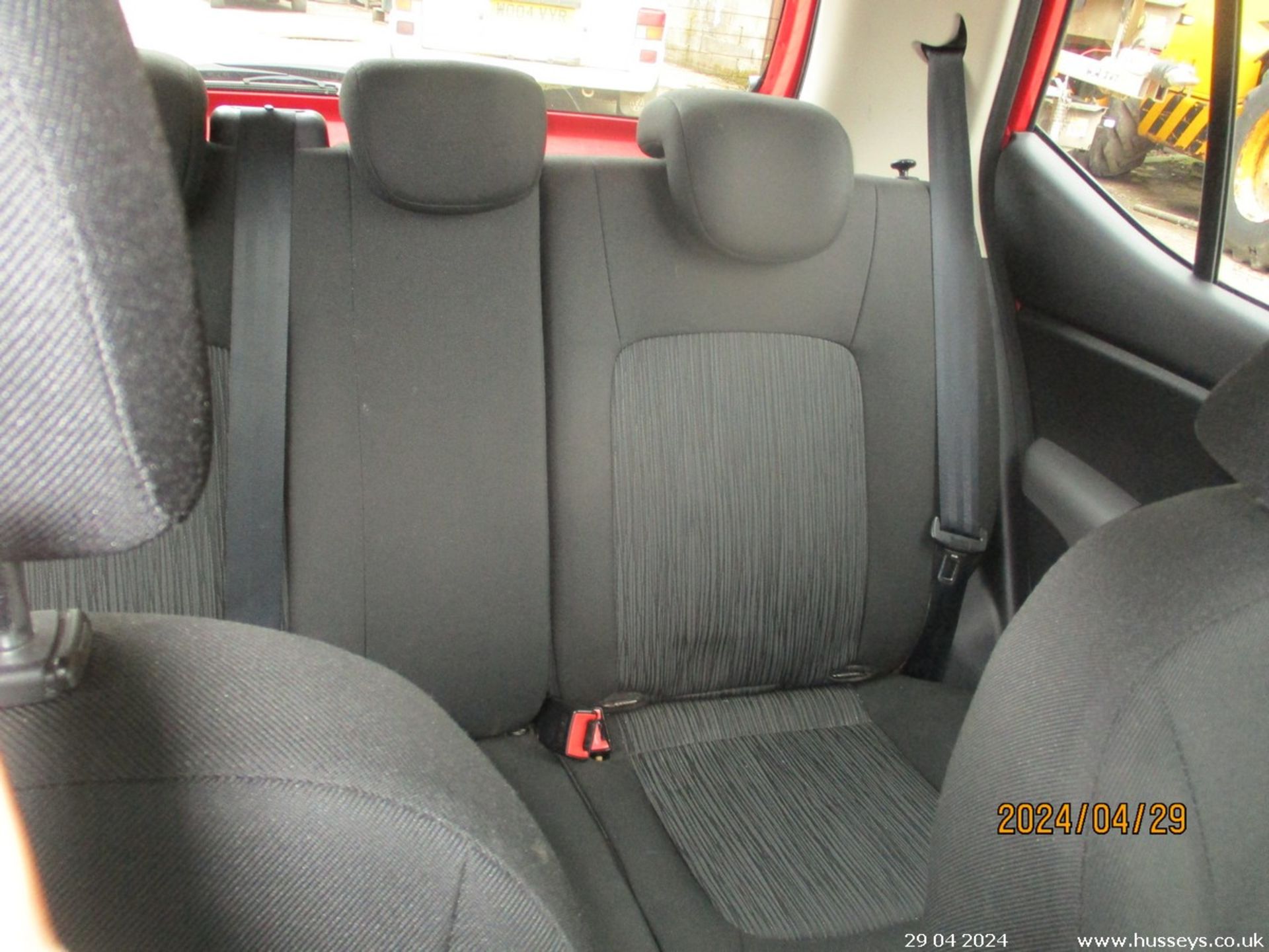 11/11 HYUNDAI I10 CLASSIC - 1248cc 5dr Hatchback (Red, 109k) - Image 16 of 16