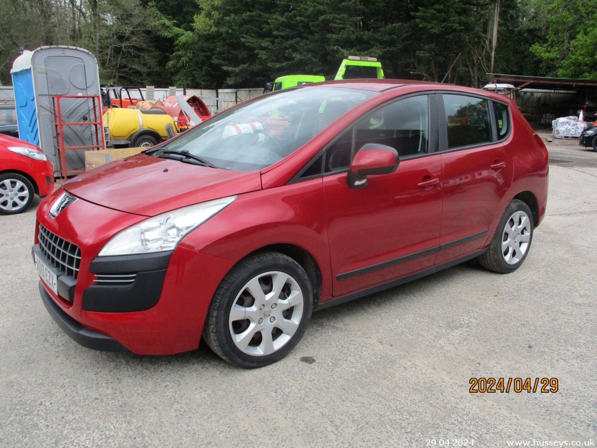 10/10 PEUGEOT 3008 ACTIVE HDI - 1560cc 5dr Hatchback (Red, 132k) - Bild 8 aus 20