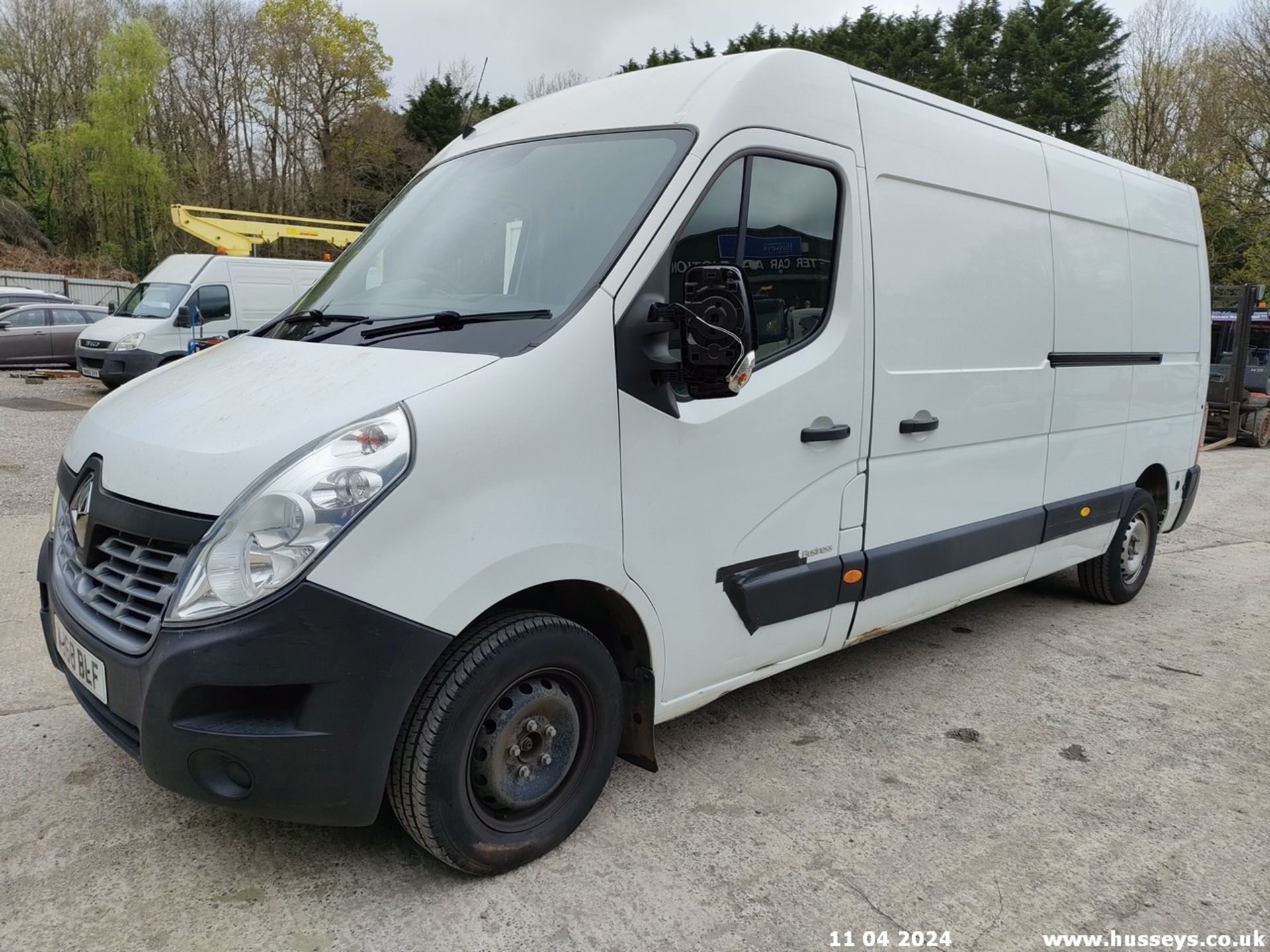 18/68 RENAULT MASTER LM35 BUSINESS DCI - 2298cc 5dr Van (White) - Image 17 of 68