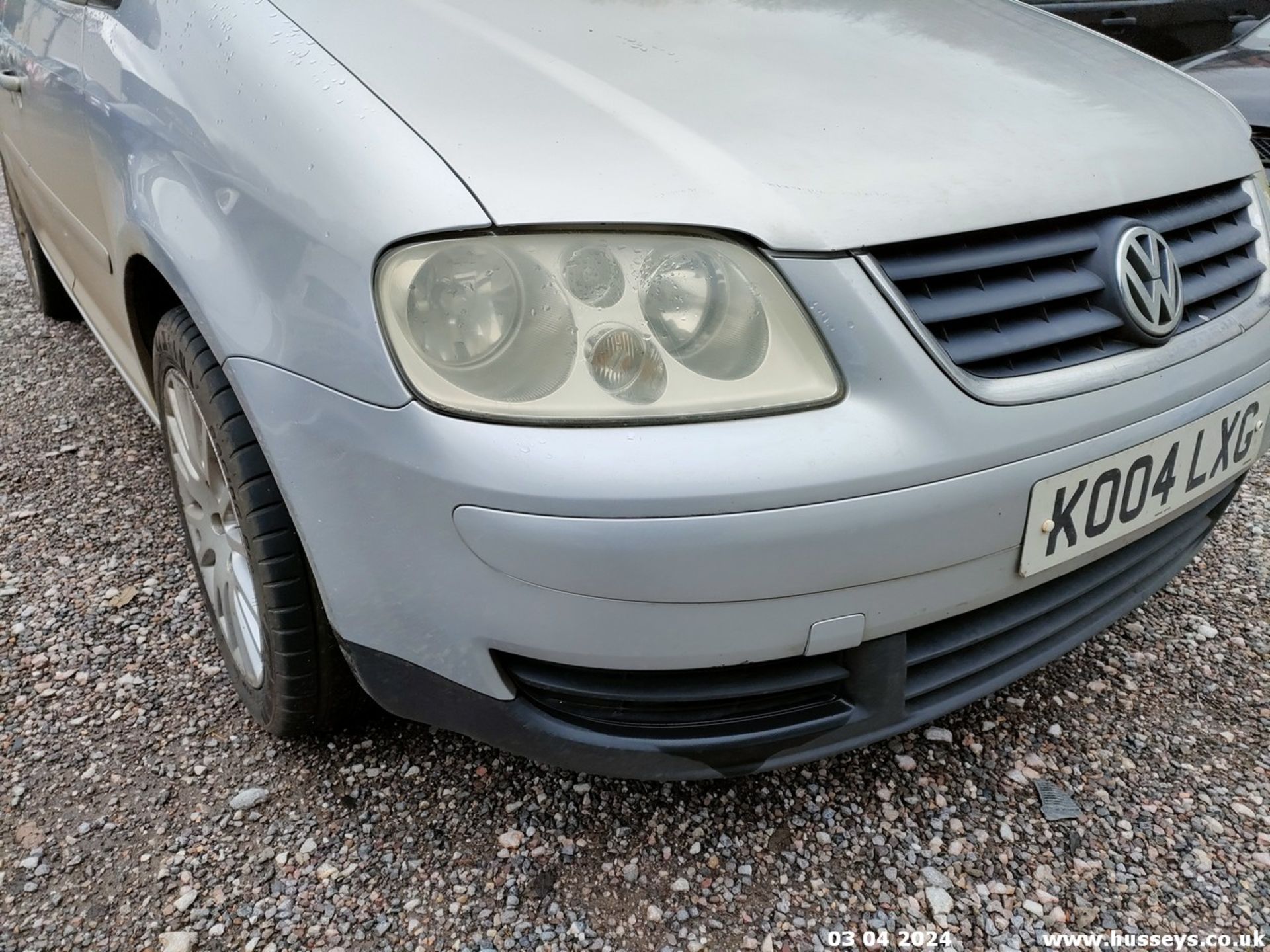 04/04 VOLKSWAGEN TOURAN SE TDI - 1896cc 5dr MPV (Silver) - Image 5 of 55