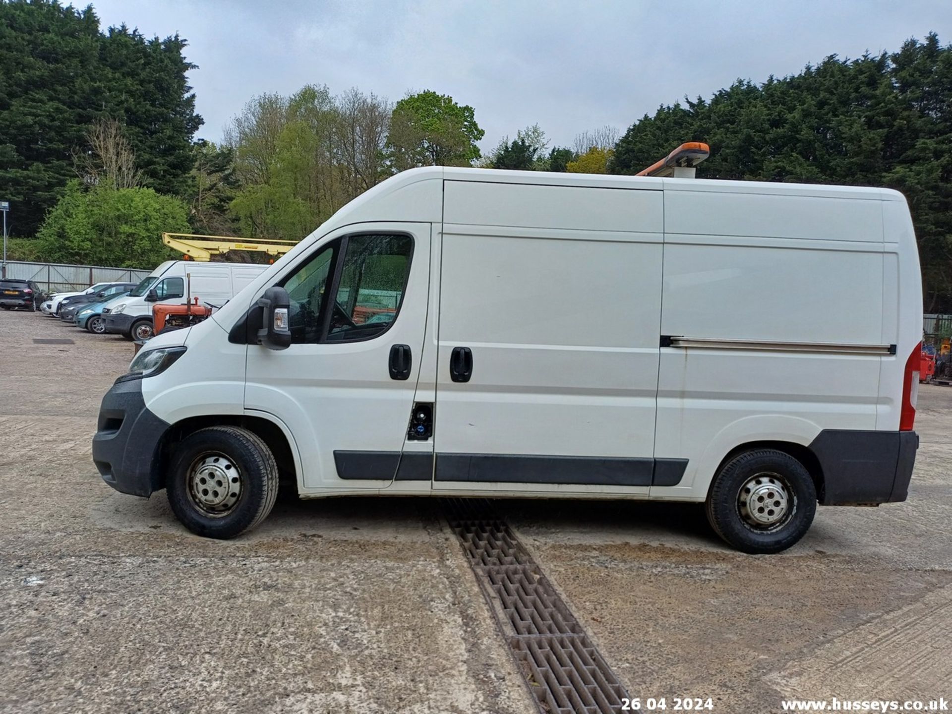 17/17 PEUGEOT BOXER 335 PRO L2H2 BLUE H - 1997cc 5dr Van (White) - Image 16 of 48