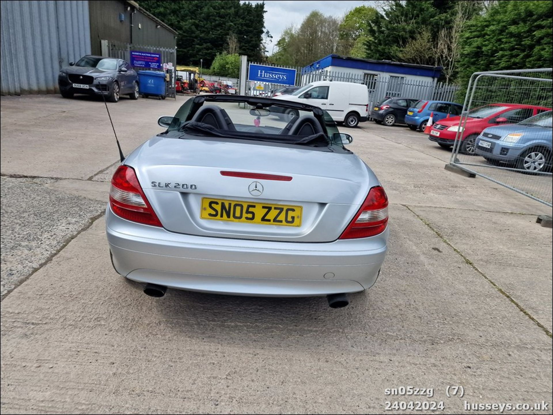 05/05 MERCEDES SLK 200 KOMPRESSOR - 1796cc 2dr Convertible (Silver, 136k) - Image 15 of 72