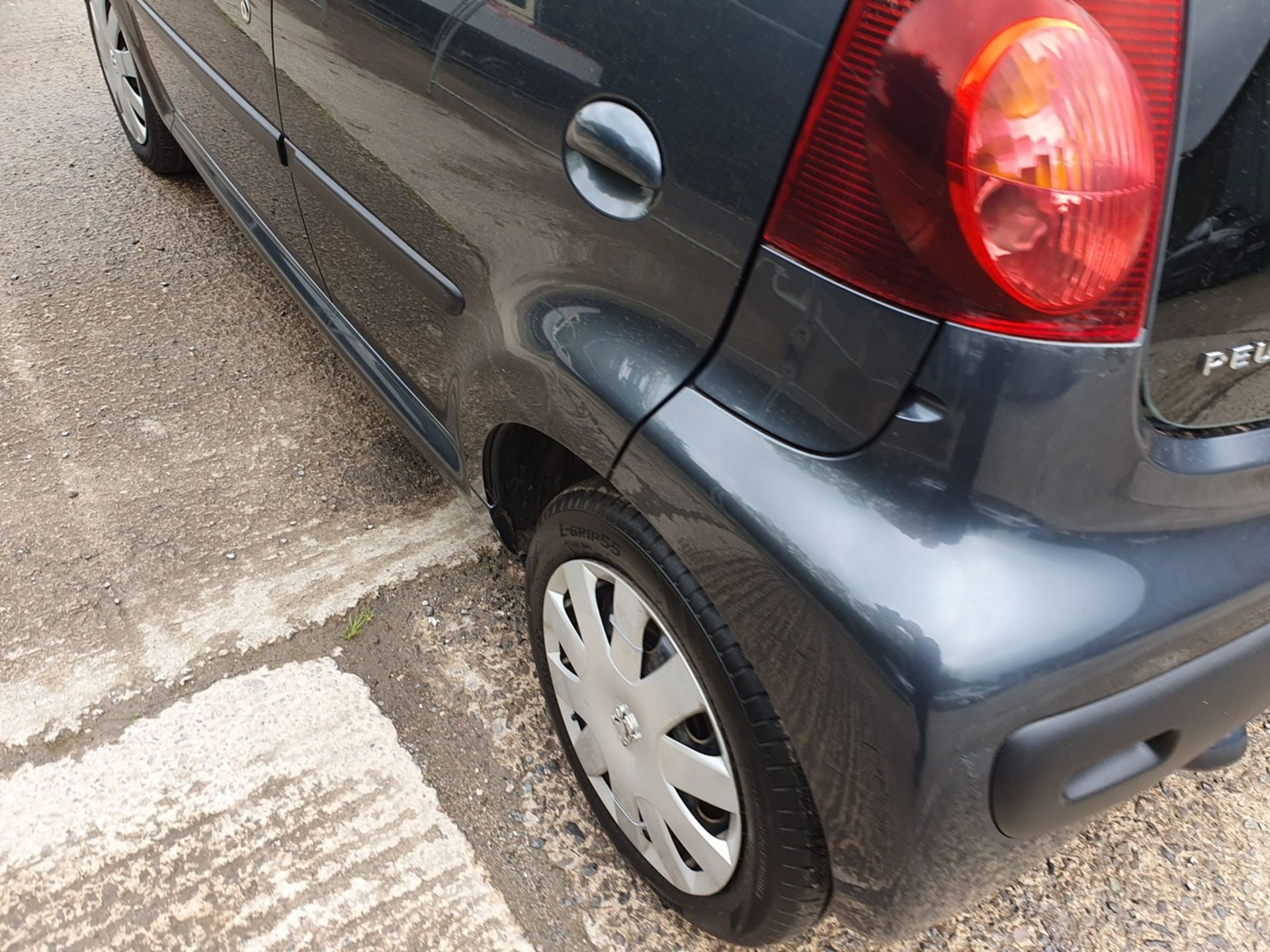 12/62 PEUGEOT 107 ACTIVE S-A - 998cc 5dr Hatchback (Grey, 29k) - Image 44 of 52