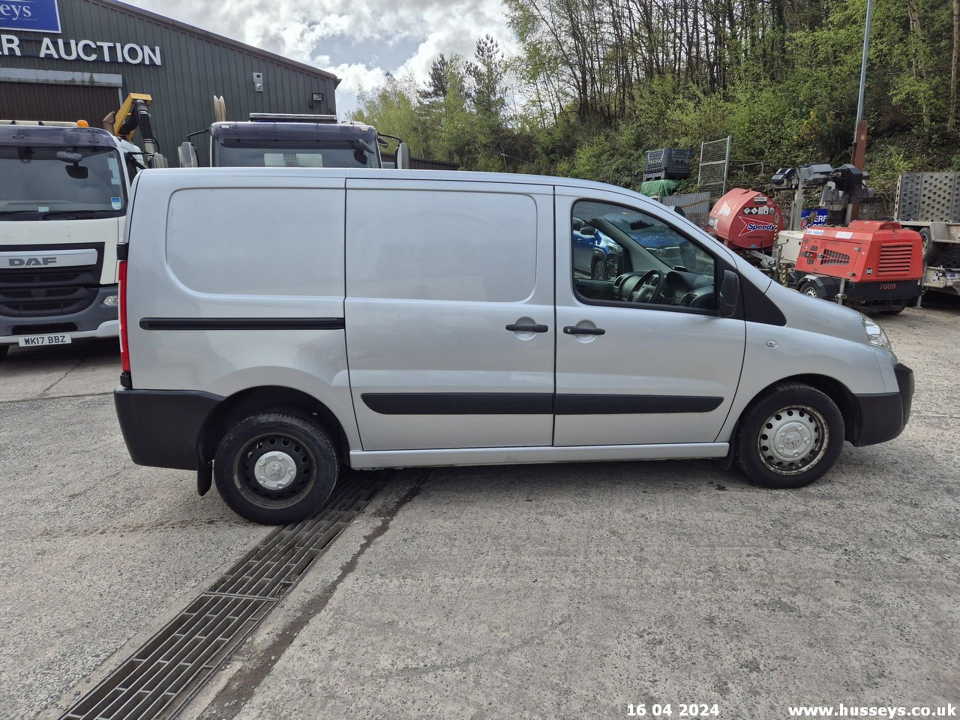 15/65 PEUGEOT EXPERT 1000 L1H1 PROF-NAL - 1997cc 6dr Van (Silver) - Image 12 of 14