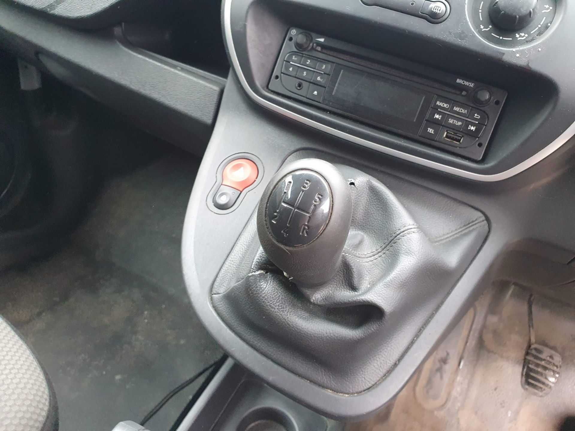 17/17 RENAULT KANGOO ML19 BUSINESS ENER - 1461cc Van (White, 249k) - Image 27 of 49