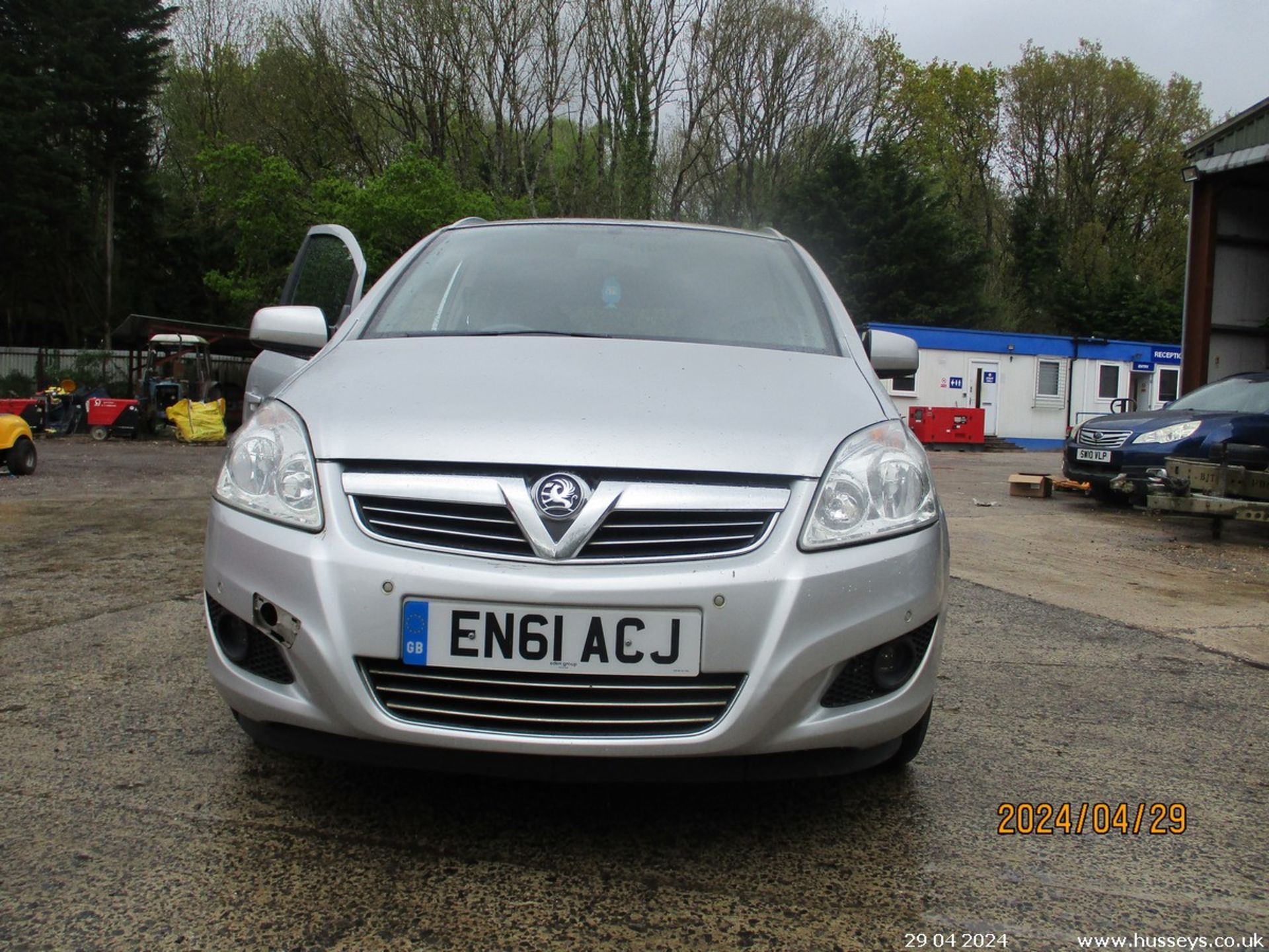 12/61 VAUXHALL ZAFIRA DESIGN - 1598cc 5dr MPV (Silver, 73k) - Image 2 of 19