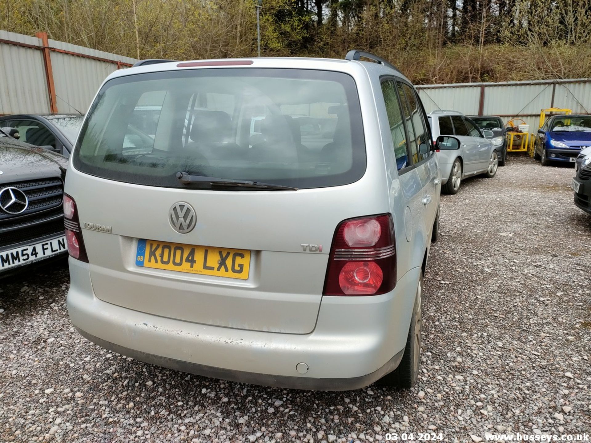 04/04 VOLKSWAGEN TOURAN SE TDI - 1896cc 5dr MPV (Silver) - Image 27 of 55