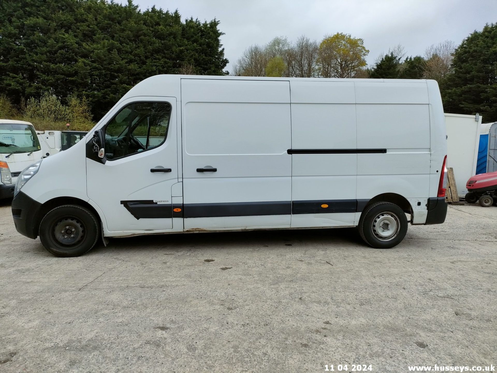 18/68 RENAULT MASTER LM35 BUSINESS DCI - 2298cc 5dr Van (White) - Image 20 of 68