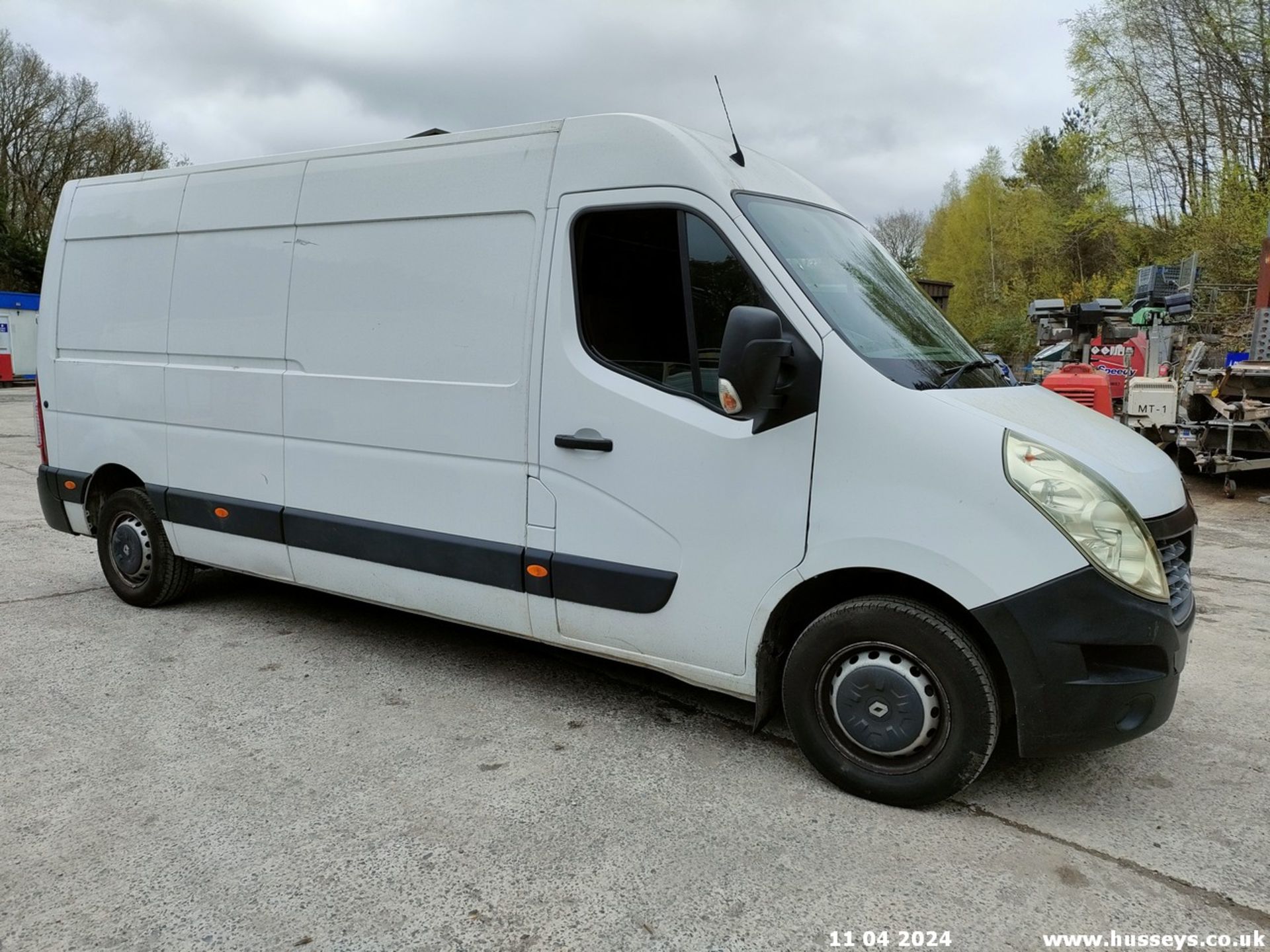 18/68 RENAULT MASTER LM35 BUSINESS DCI - 2298cc 5dr Van (White) - Image 2 of 68