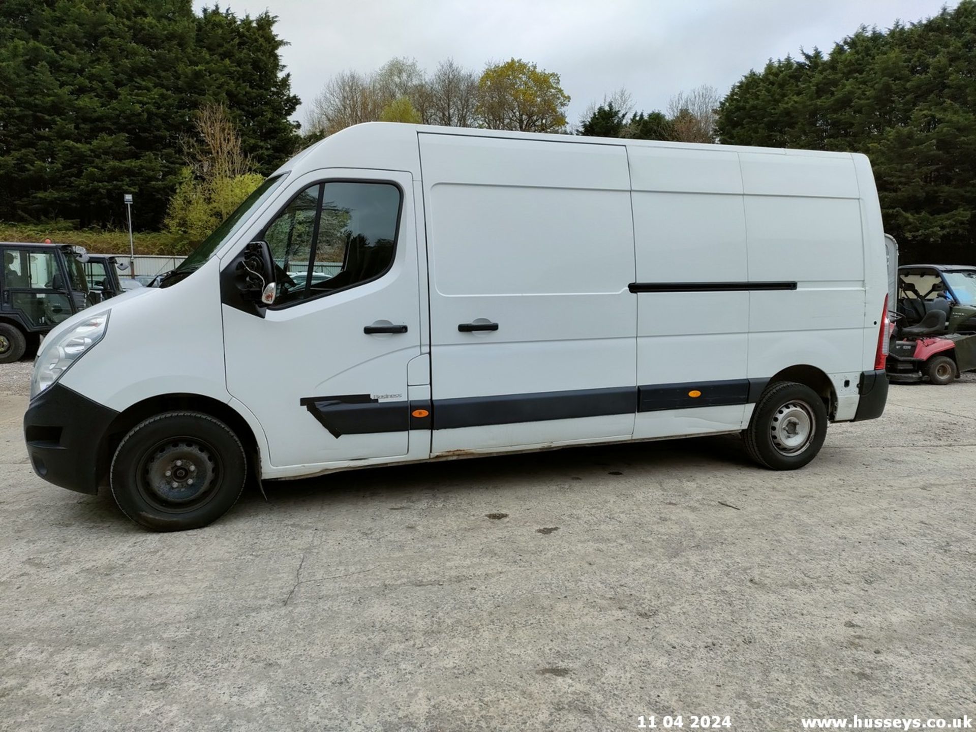 18/68 RENAULT MASTER LM35 BUSINESS DCI - 2298cc 5dr Van (White) - Image 19 of 68