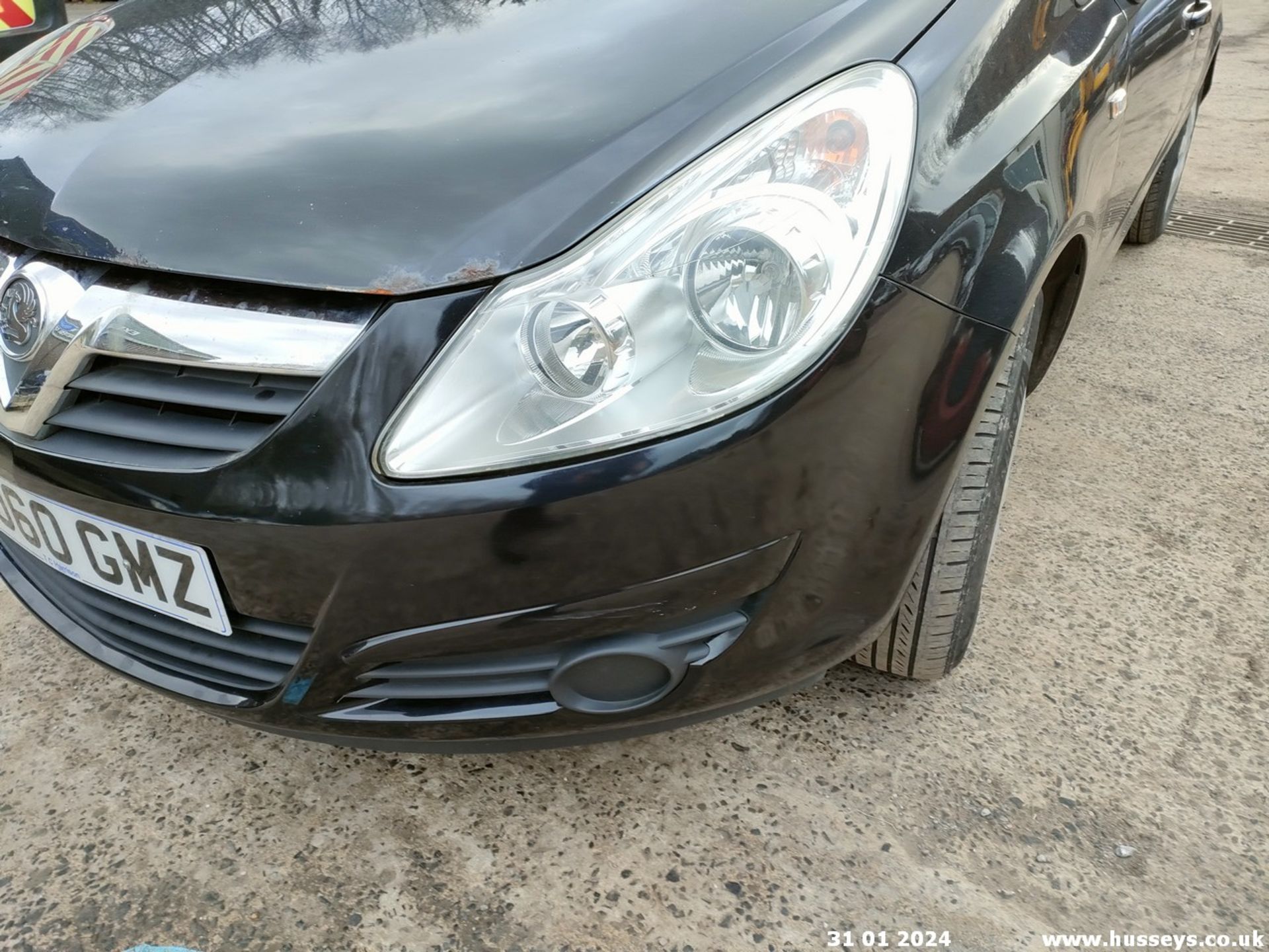 10/60 VAUXHALL CORSA EXCLUSIV - 1229cc 5dr Hatchback (Black, 124k) - Image 12 of 45