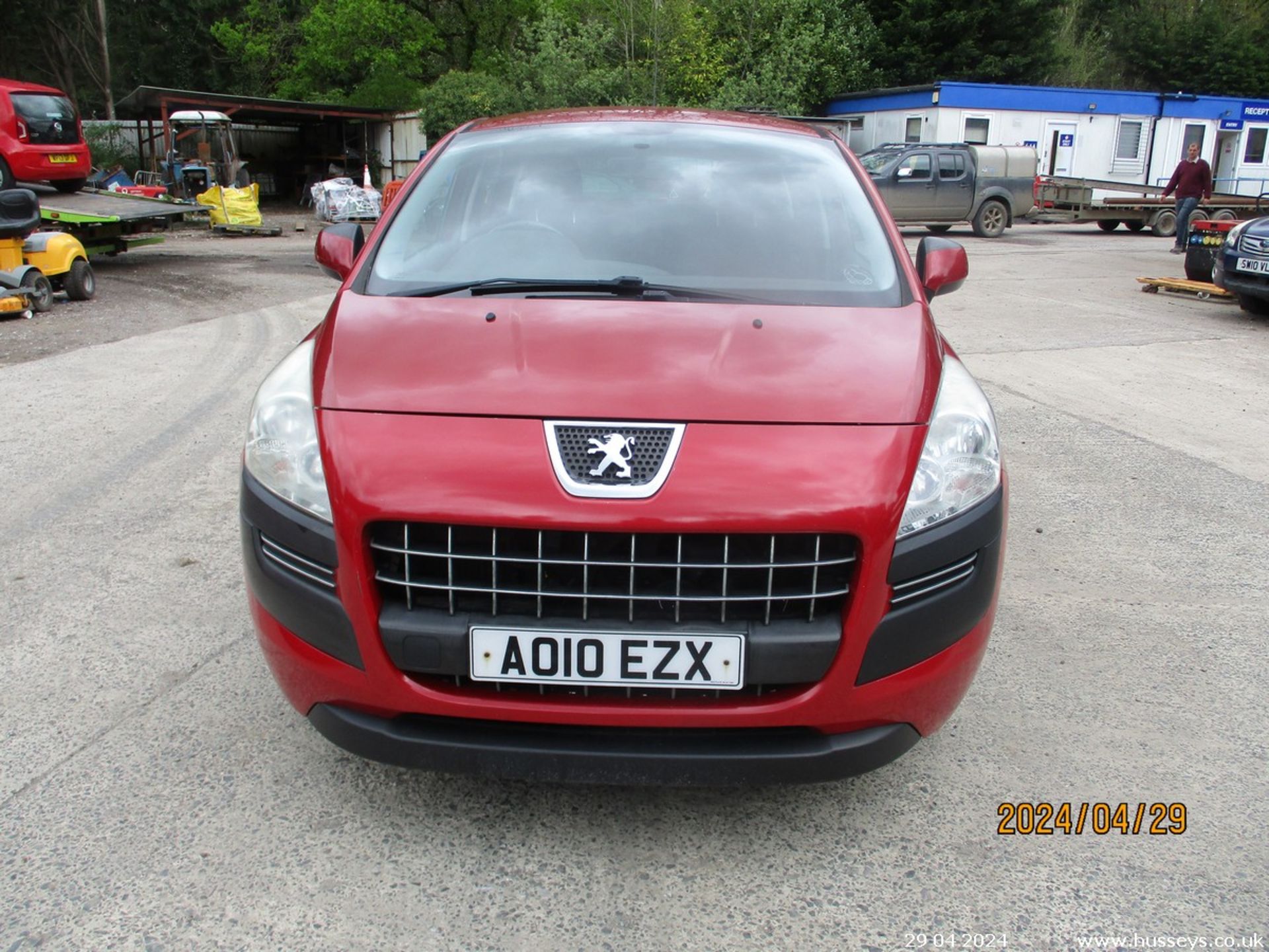 10/10 PEUGEOT 3008 ACTIVE HDI - 1560cc 5dr Hatchback (Red, 132k) - Image 3 of 20