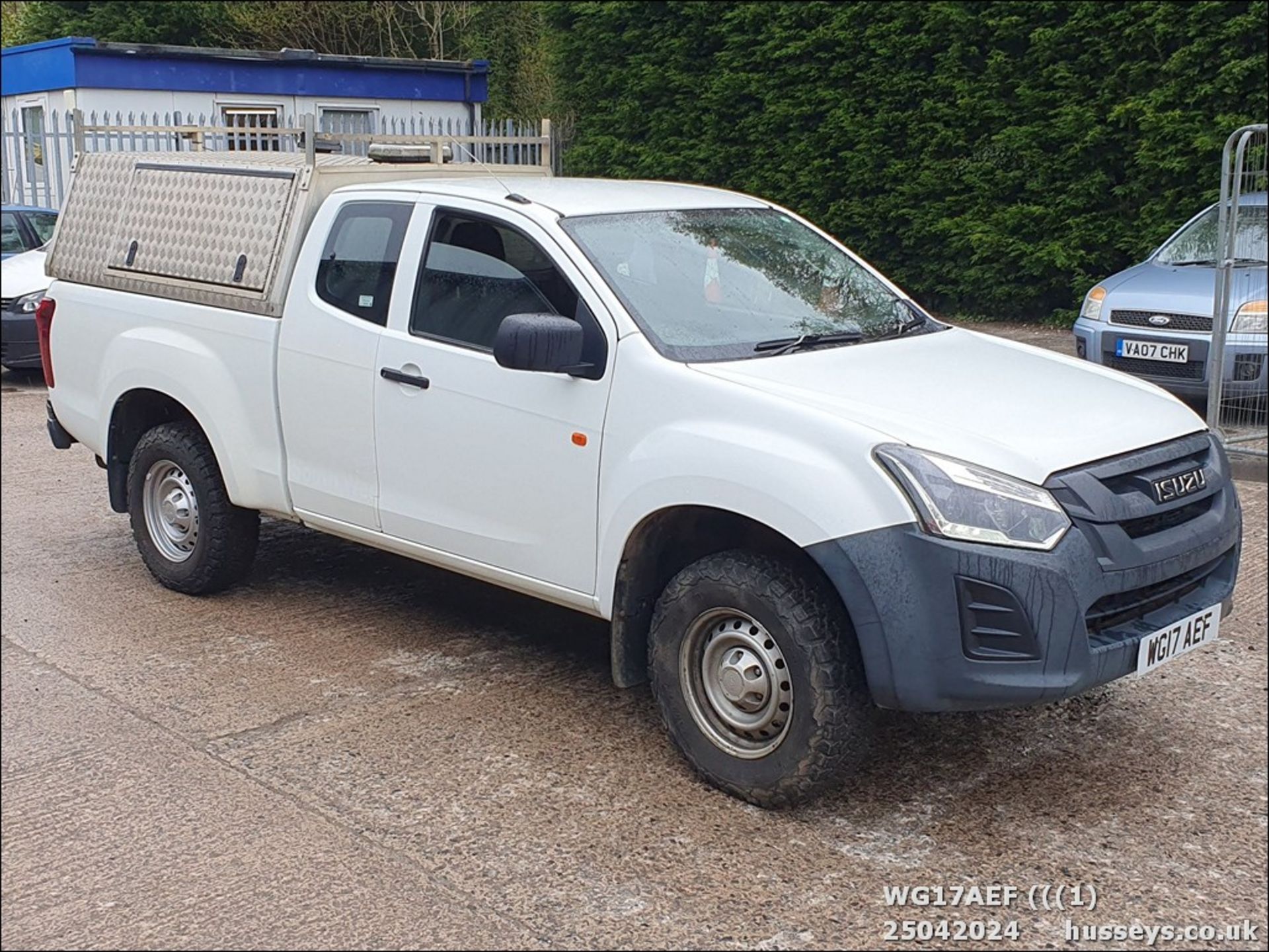 17/17 ISUZU D-MAX - 1898cc 2dr Pickup (White)