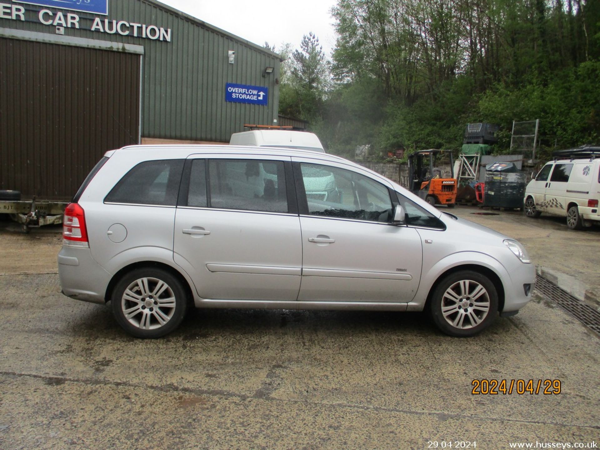 12/61 VAUXHALL ZAFIRA DESIGN - 1598cc 5dr MPV (Silver, 73k) - Image 8 of 19