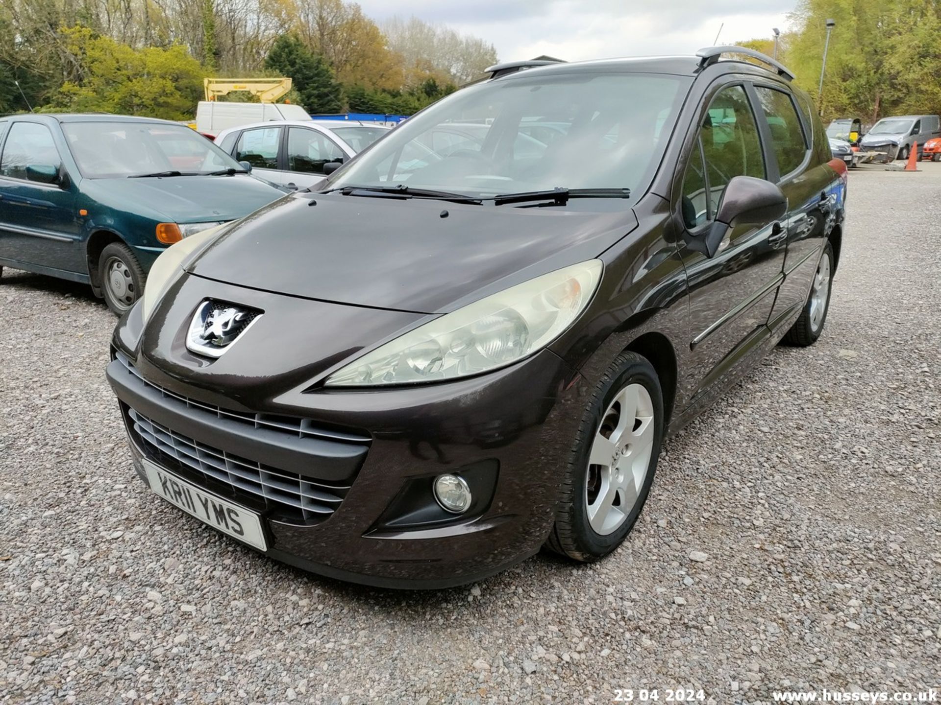 11/11 PEUGEOT 207 ALLURE SW - 1598cc 5dr Estate (Red, 87k) - Image 9 of 62