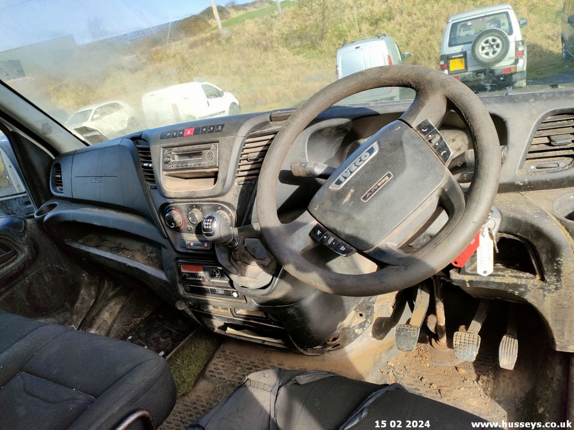 15/65 IVECO DAILY 35S11 MWB - 2998cc 2dr Tipper (White) - Image 34 of 38