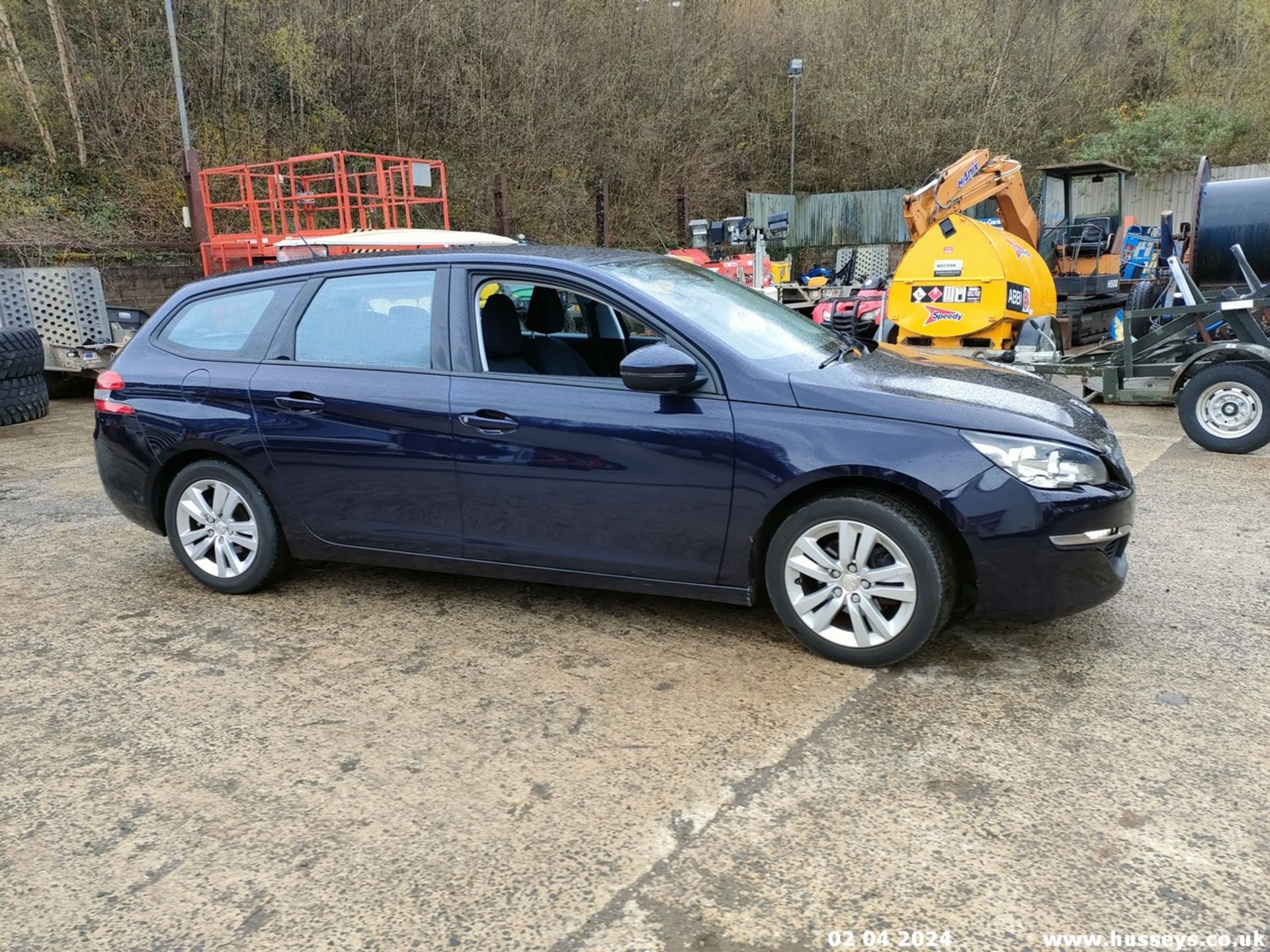 16/16 PEUGEOT 308 ACTIVE S/S - 1200cc 5dr Estate (Blue, 67k) - Image 11 of 64