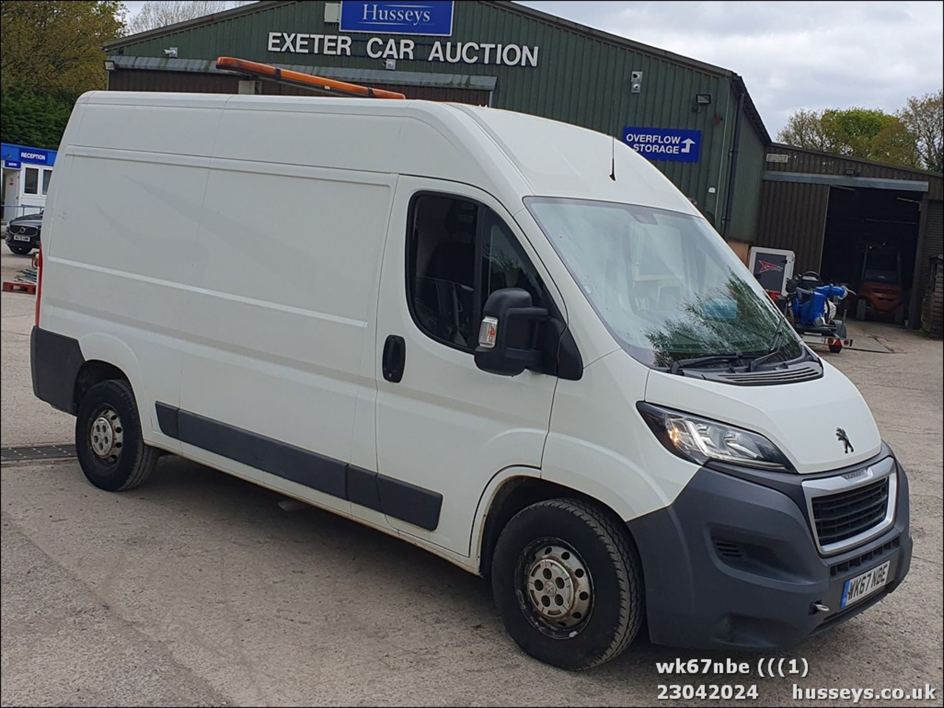 17/67 PEUGEOT BOXER 335 PRO L2H2 BLUE H - 1997cc 5dr Van (White, 116k)