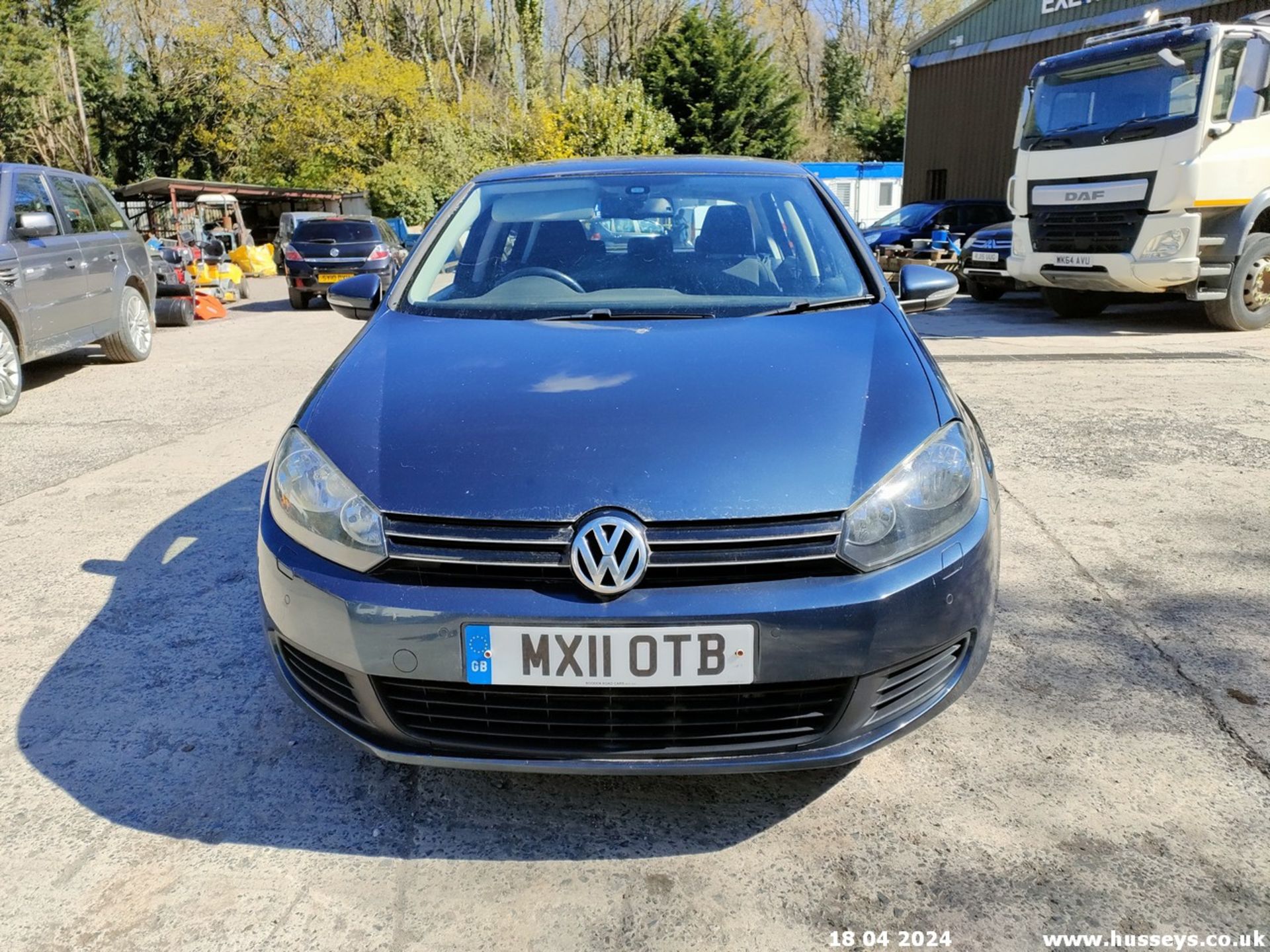 11/11 VOLKSWAGEN GOLF MATCH TDI DSG - 1598cc 5dr Hatchback (Blue) - Image 8 of 64