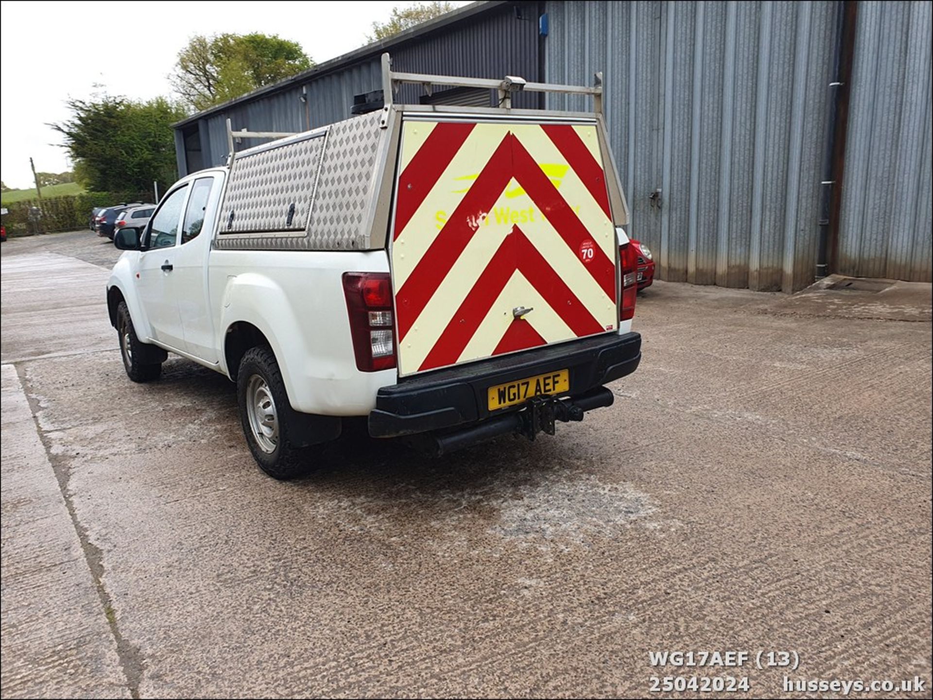 17/17 ISUZU D-MAX - 1898cc 2dr Pickup (White) - Image 14 of 45