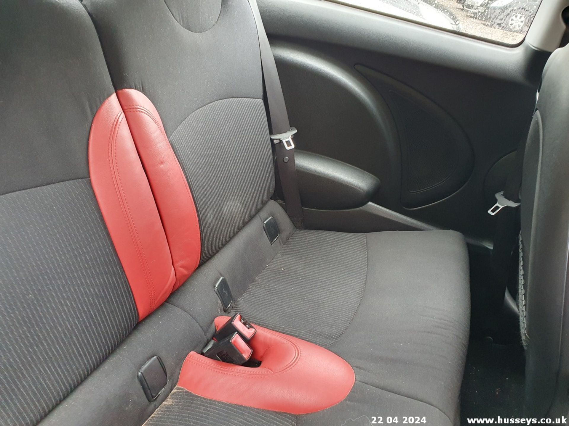 07/07 MINI ONE - 1397cc 3dr Hatchback (Red, 86k) - Image 22 of 46
