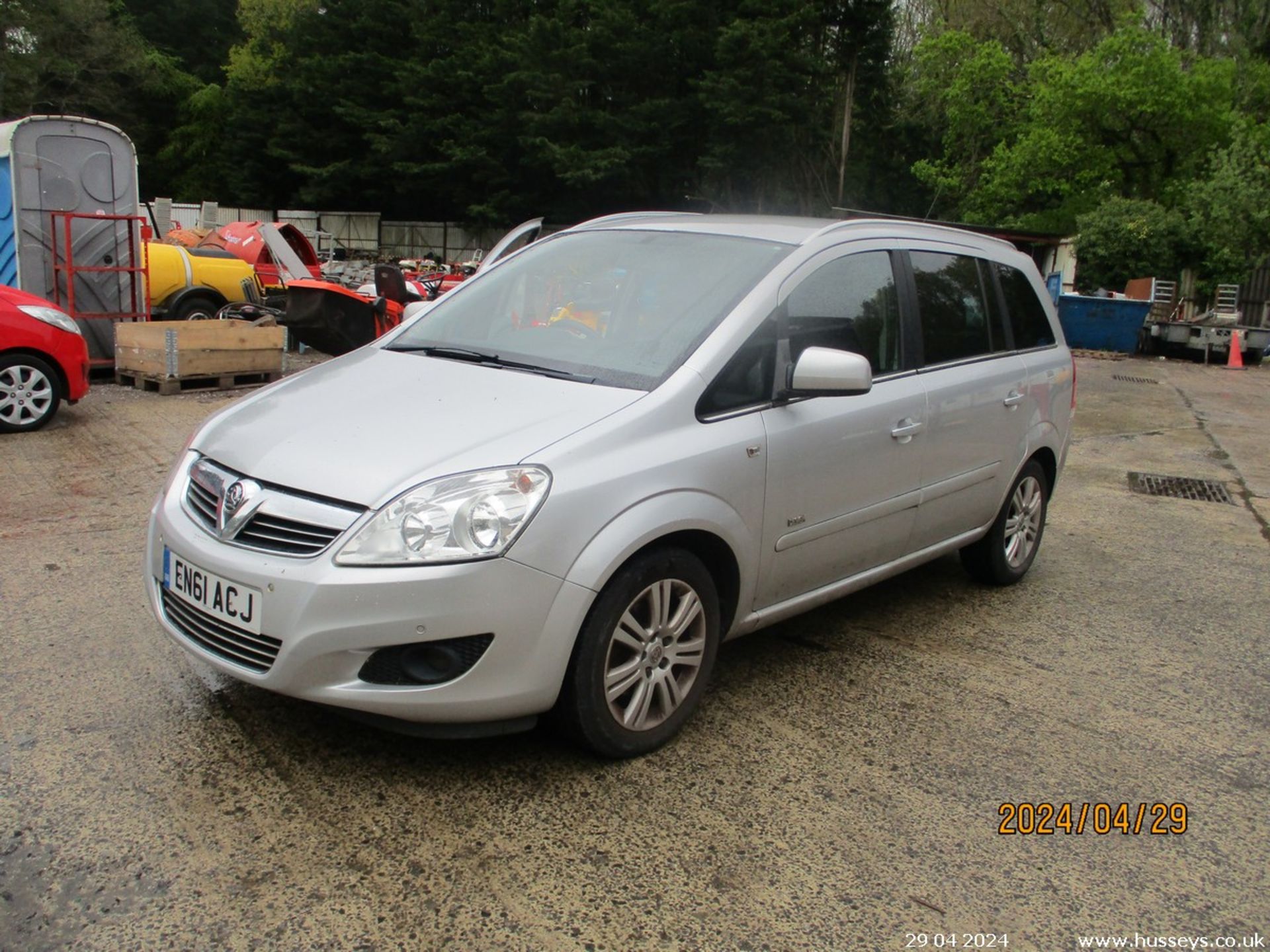 12/61 VAUXHALL ZAFIRA DESIGN - 1598cc 5dr MPV (Silver, 73k)