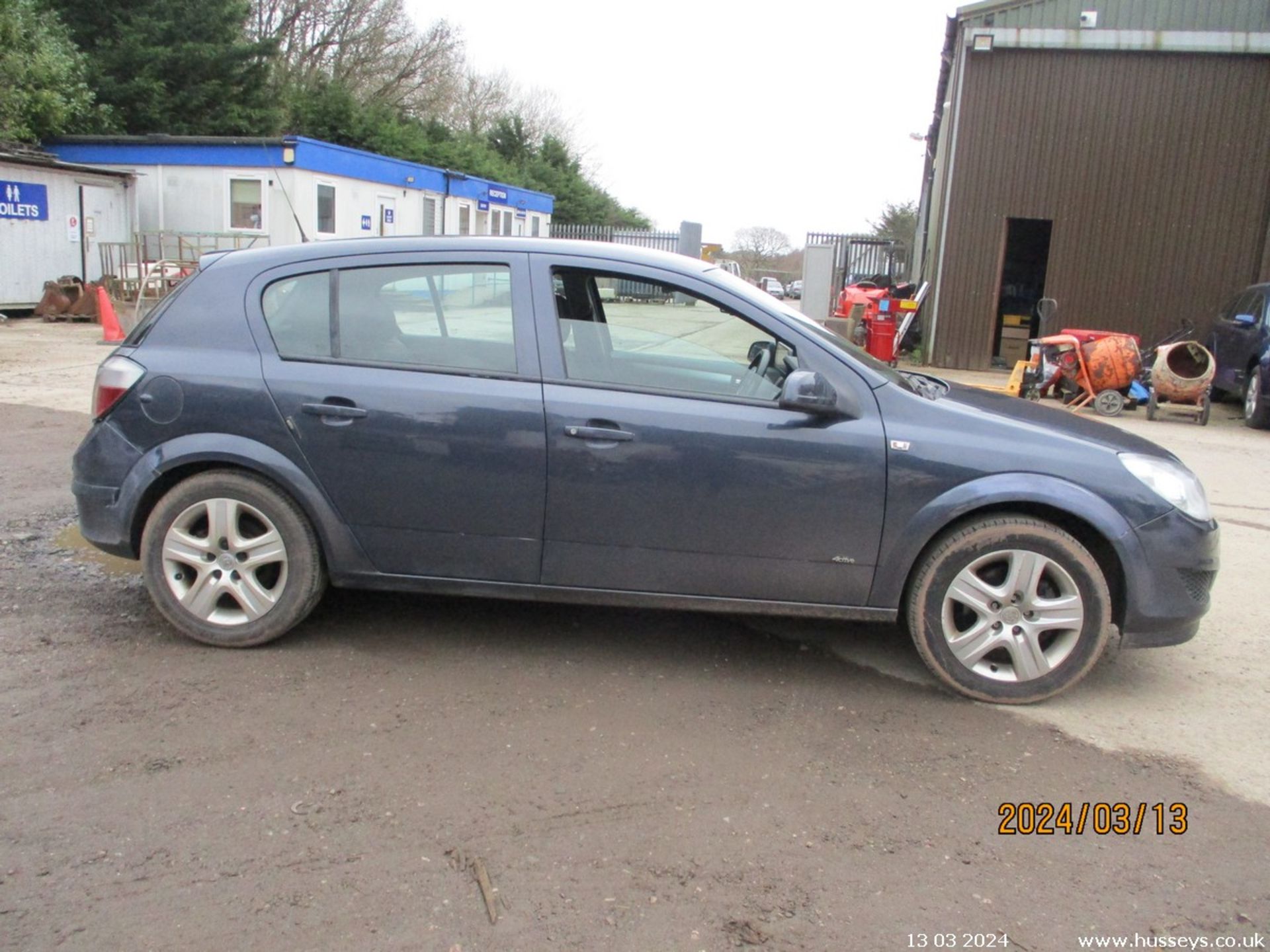 09/09 VAUXHALL ASTRA ACTIVE - 1364cc 5dr Hatchback (Blue, 96k) - Image 2 of 23