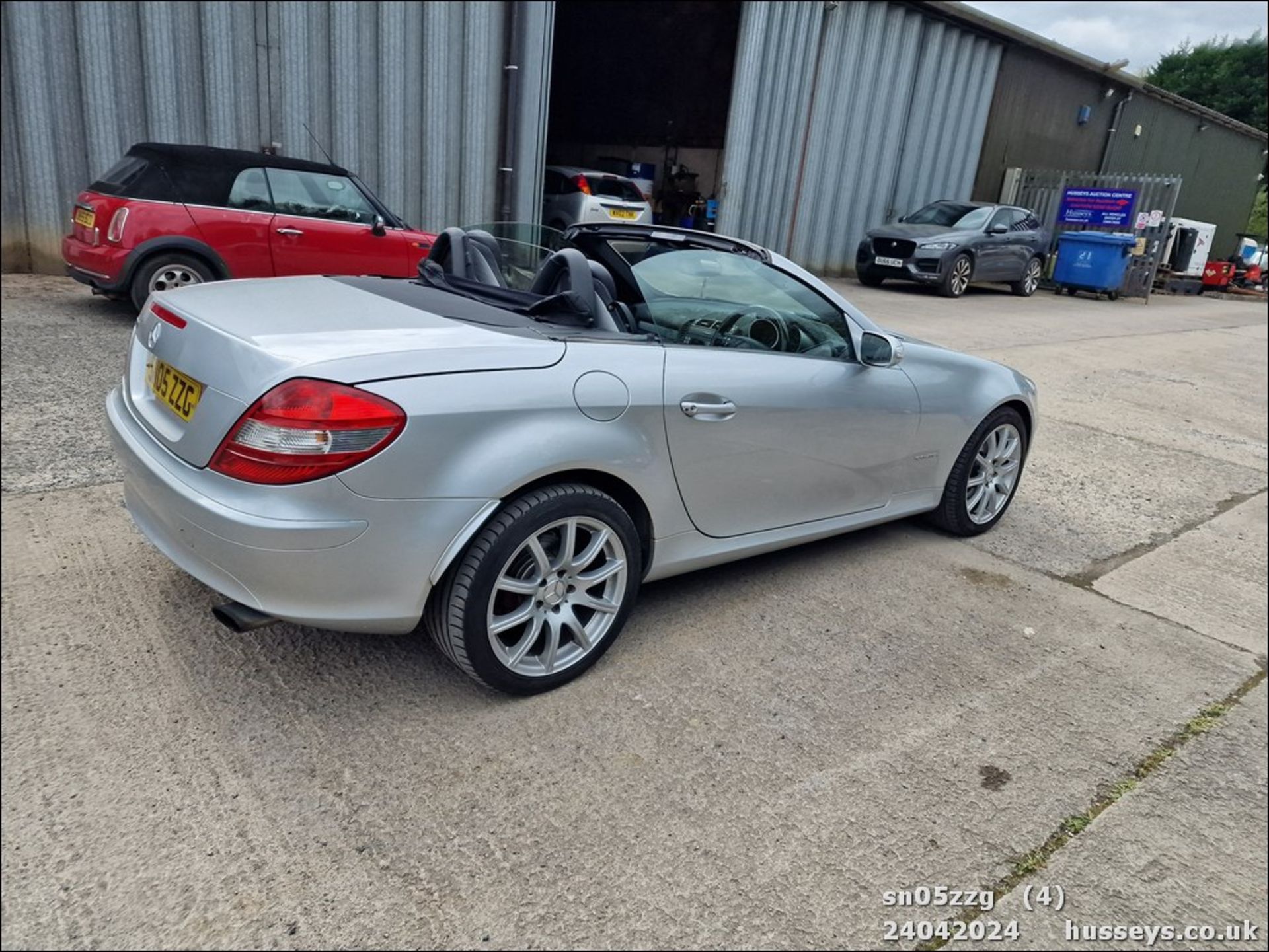 05/05 MERCEDES SLK 200 KOMPRESSOR - 1796cc 2dr Convertible (Silver, 136k) - Image 9 of 72