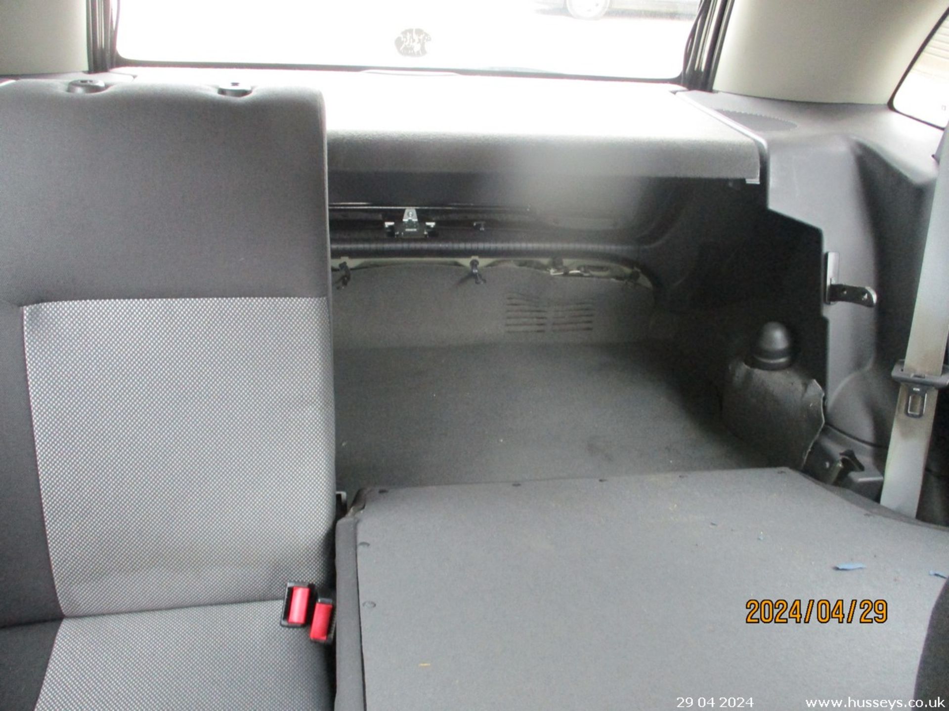 06/06 VAUXHALL CORSA DESIGN TWINPORT - 1229cc 5dr Hatchback (Black) - Image 17 of 19