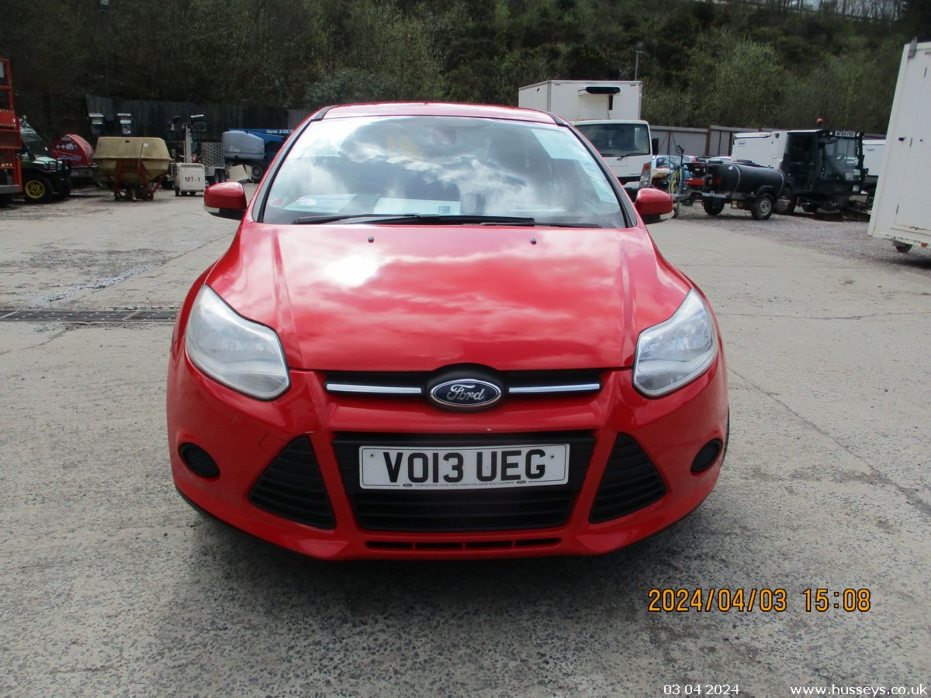 13/13 FORD FOCUS EDGE TDCI 115 - 1560cc 5dr Hatchback (Red, 186k) - Image 2 of 17