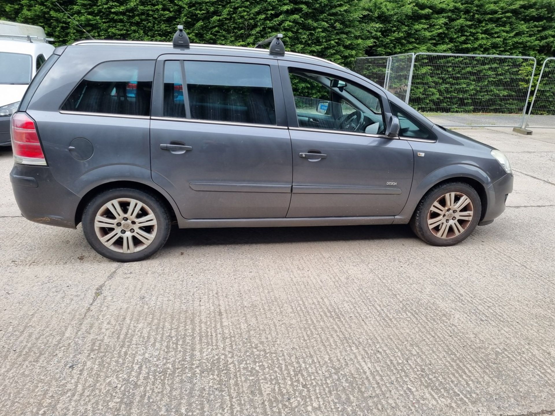 10/10 VAUXHALL ZAFIRA DESIGN CDTI E-FLEX - 1686cc 5dr MPV (Grey, 109k) - Image 7 of 60