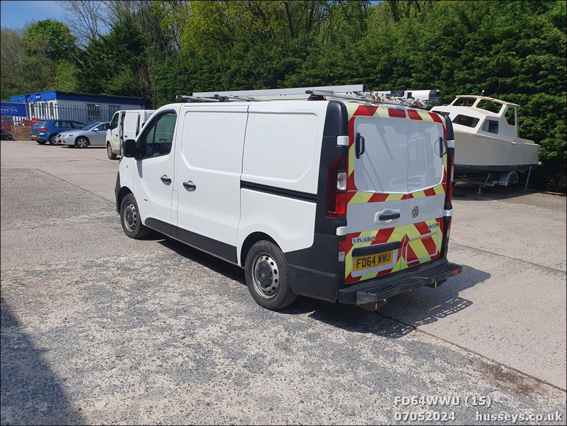 14/64 VAUXHALL VIVARO 2900 CDTI ECOFLEX - 1598cc Van (White, 84k) - Bild 16 aus 48