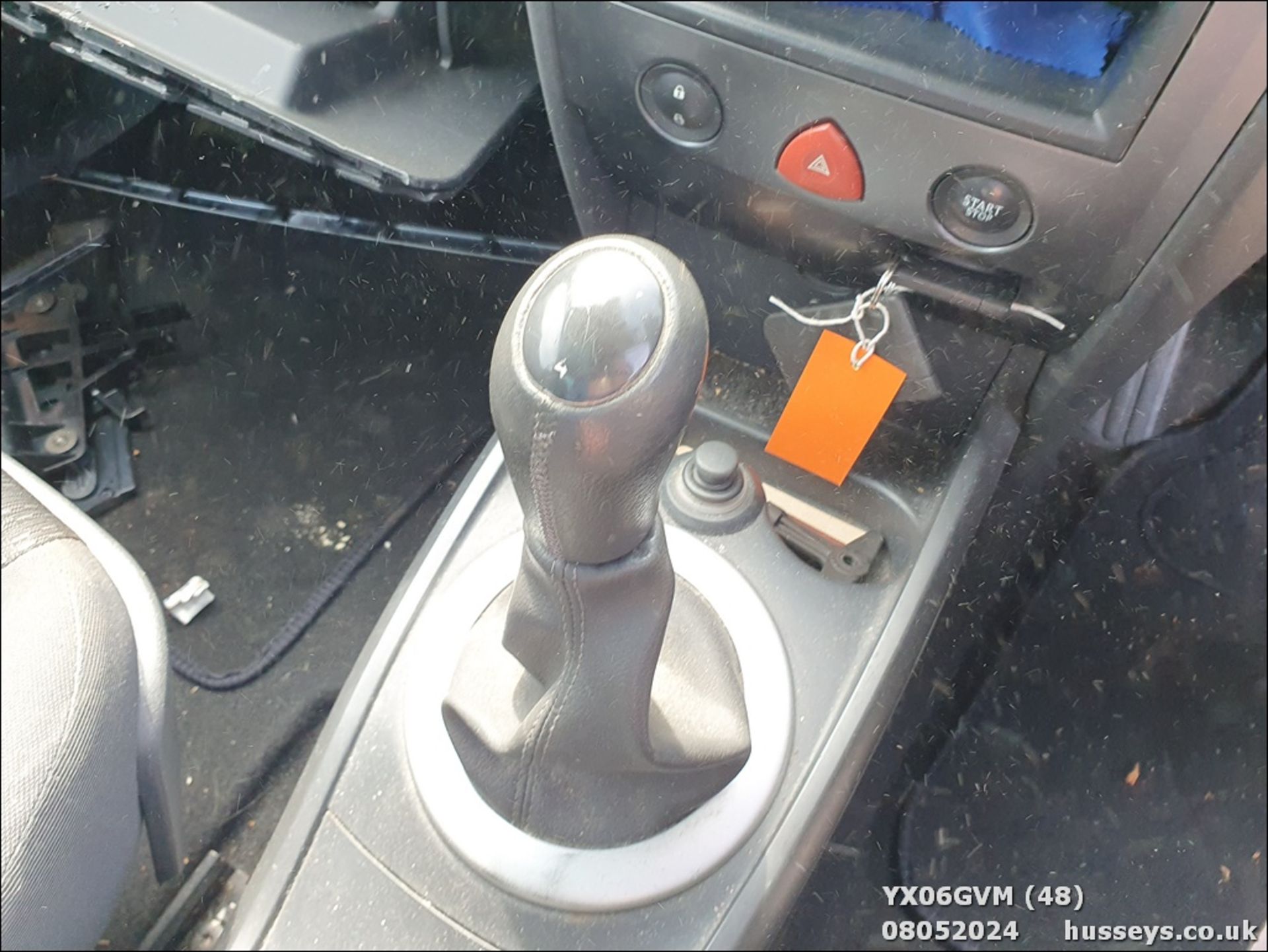 06/06 RENAULT MEGANE CAB DYNAM+ 16V - 1598cc 3dr Coupe (Black, 73k) - Image 49 of 51