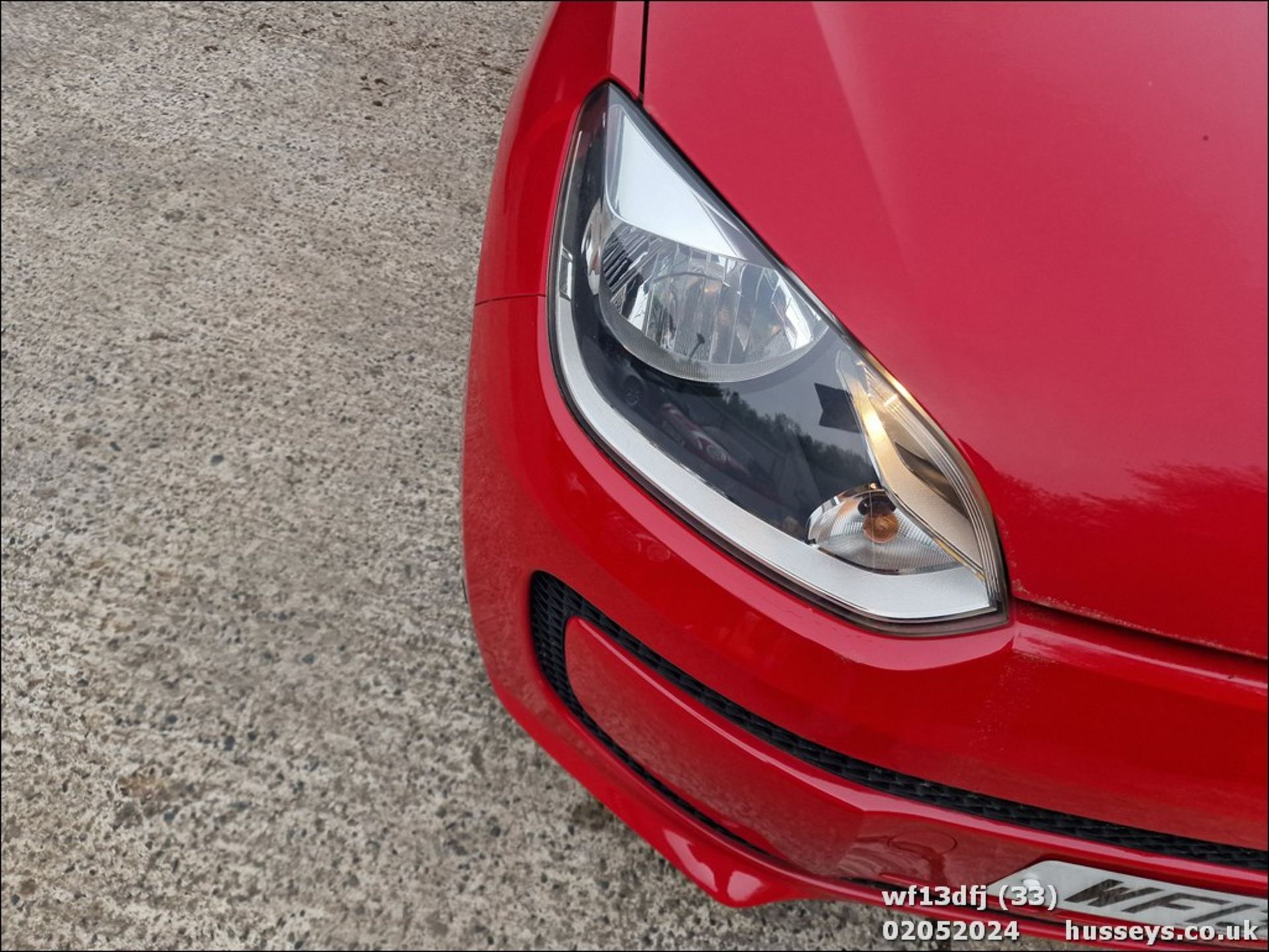 13/13 VOLKSWAGEN MOVE UP AUTO - 999cc 5dr Hatchback (Red, 17k) - Image 34 of 46