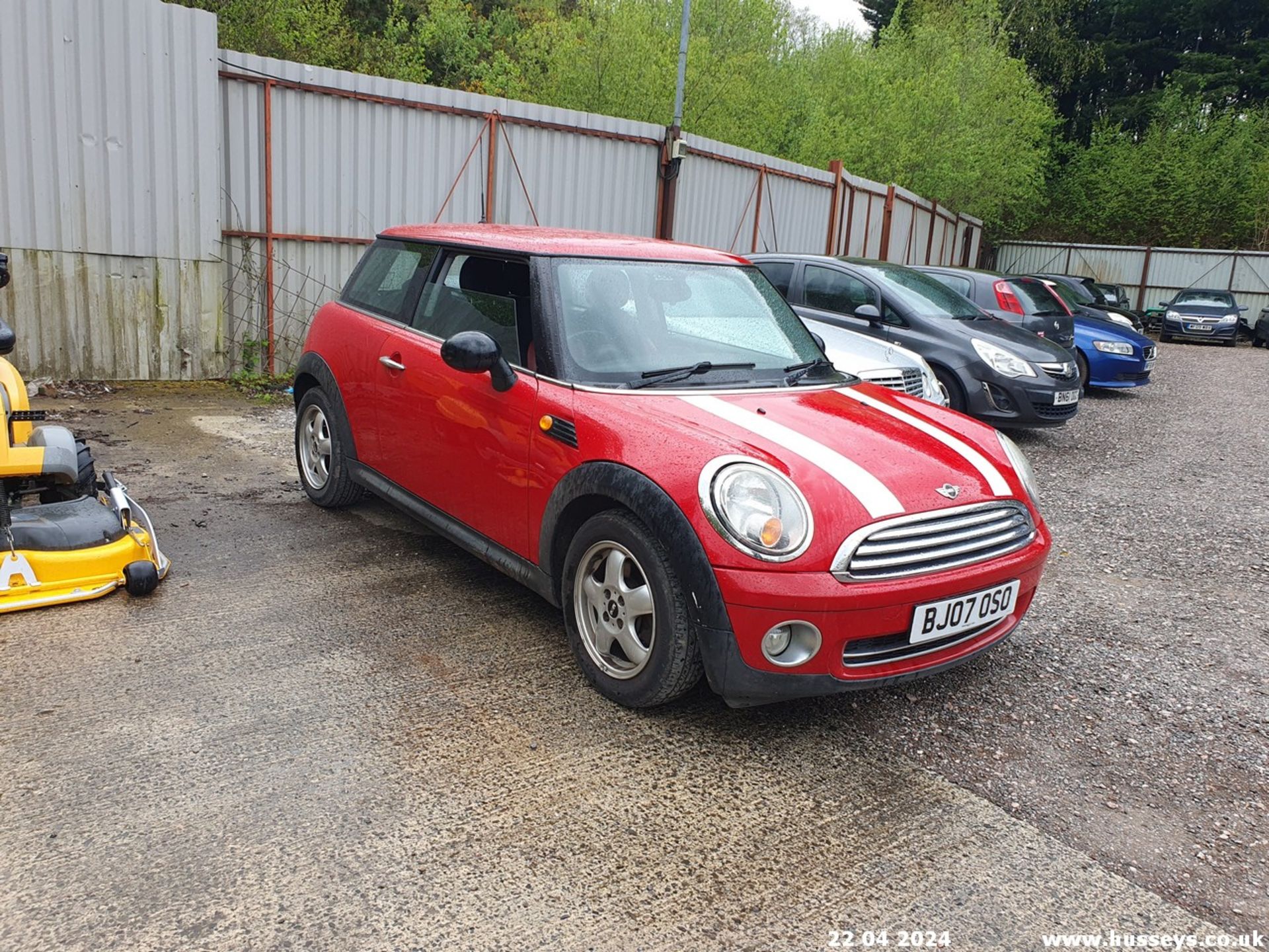 07/07 MINI ONE - 1397cc 3dr Hatchback (Red, 86k) - Image 4 of 47