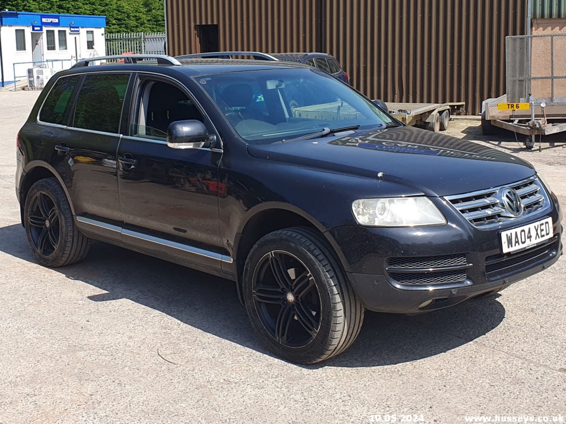 04/04 VOLKSWAGEN TOUAREG TDI AUTO - 2461cc 5dr Estate (Black, 149k)