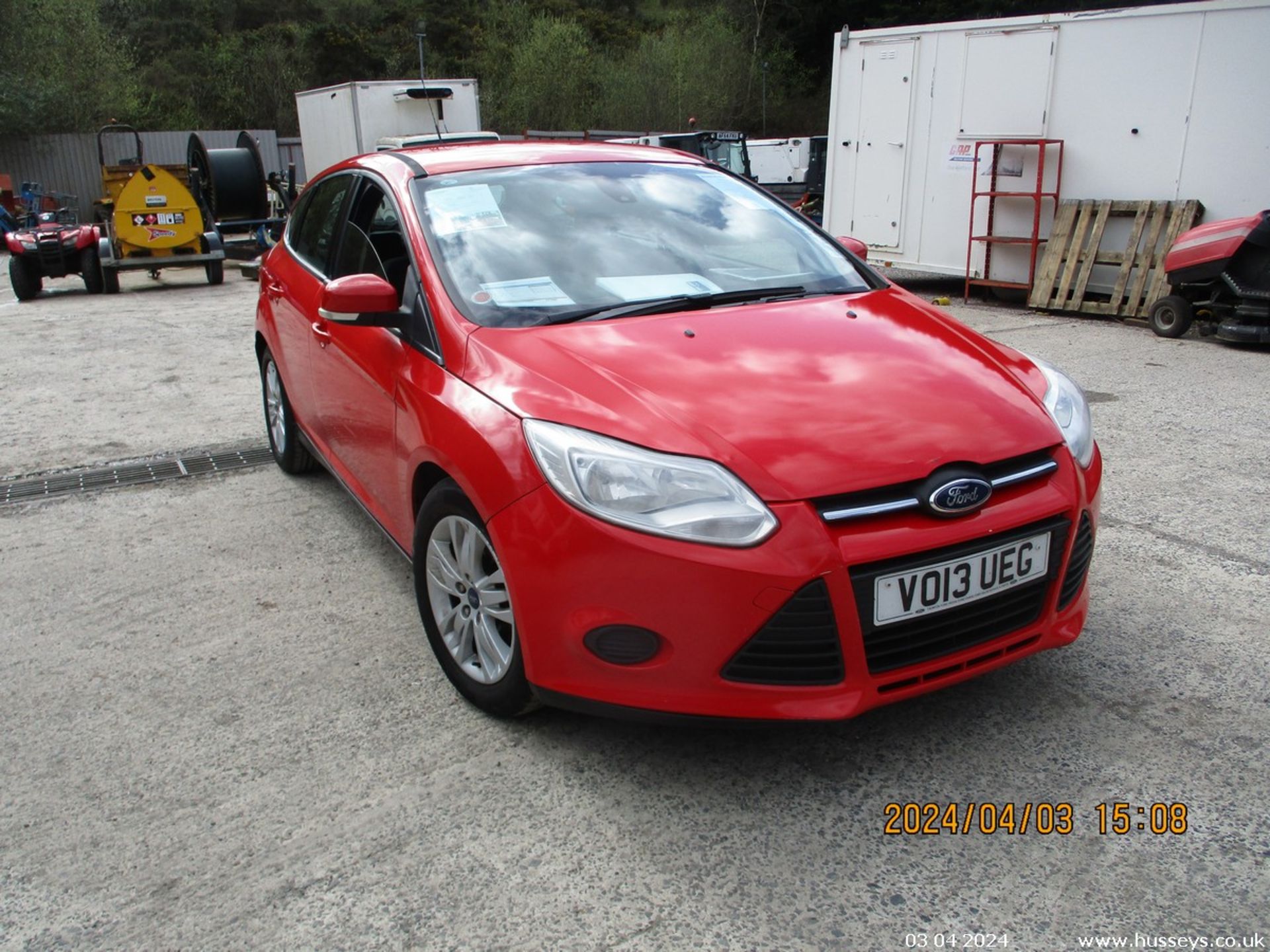 13/13 FORD FOCUS EDGE TDCI 115 - 1560cc 5dr Hatchback (Red, 186k) - Image 3 of 17