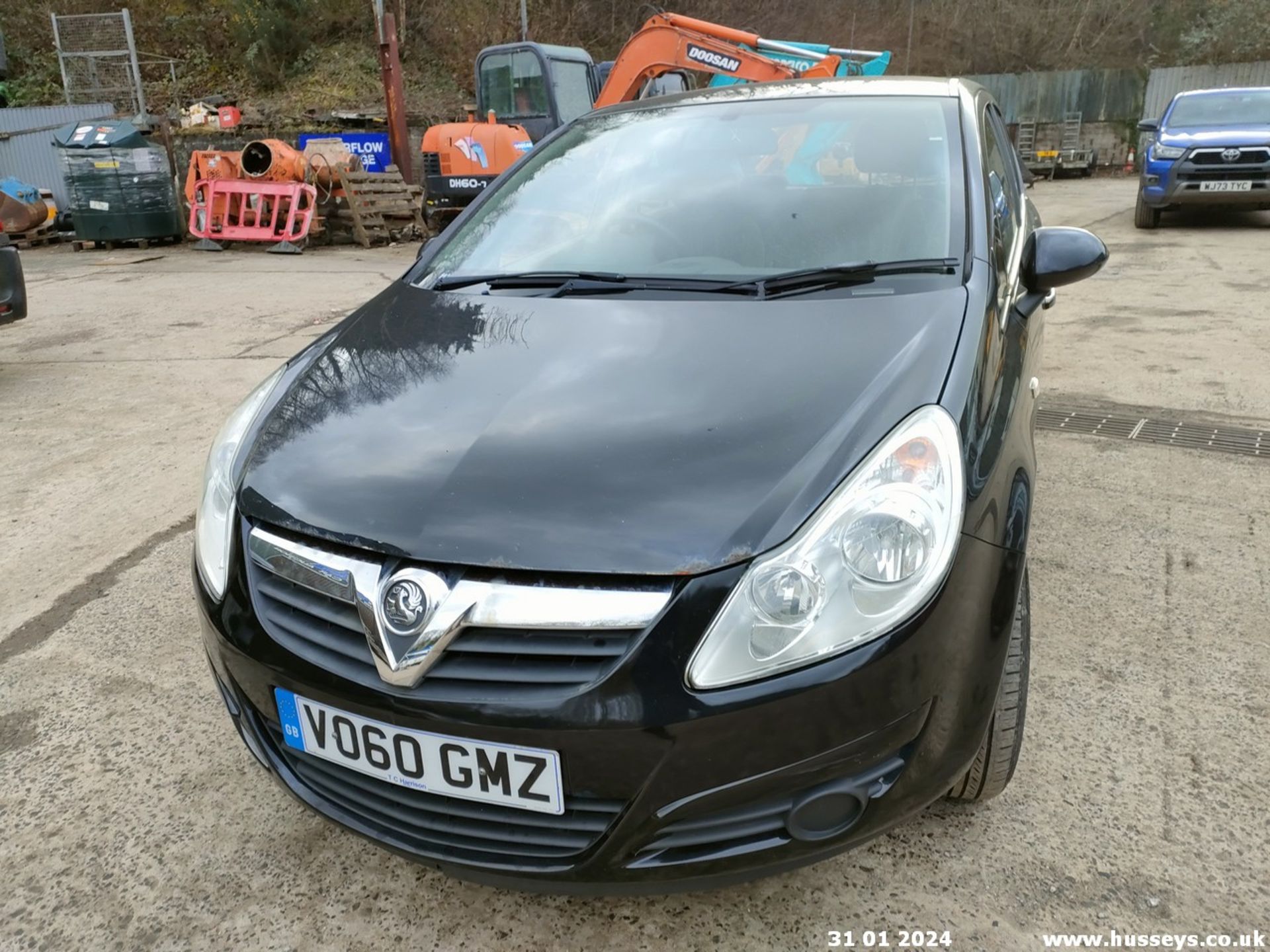 10/60 VAUXHALL CORSA EXCLUSIV - 1229cc 5dr Hatchback (Black, 124k) - Image 8 of 45