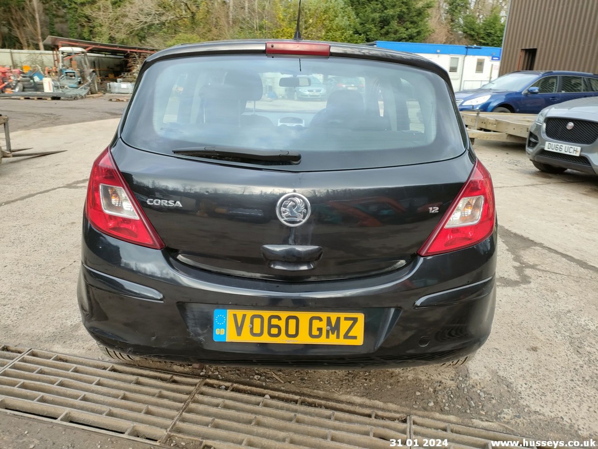 10/60 VAUXHALL CORSA EXCLUSIV - 1229cc 5dr Hatchback (Black, 124k) - Image 24 of 45