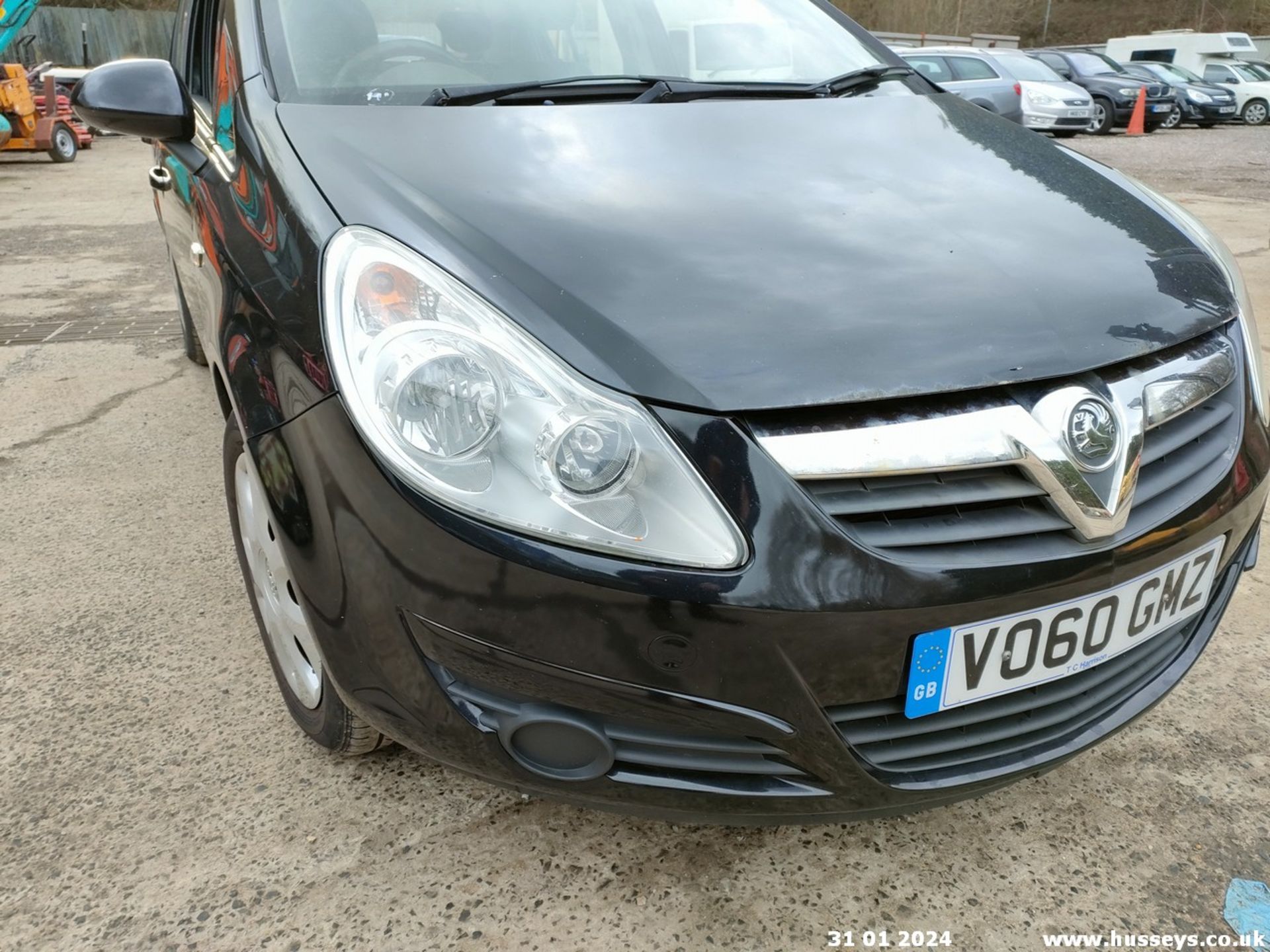 10/60 VAUXHALL CORSA EXCLUSIV - 1229cc 5dr Hatchback (Black, 124k) - Image 5 of 45