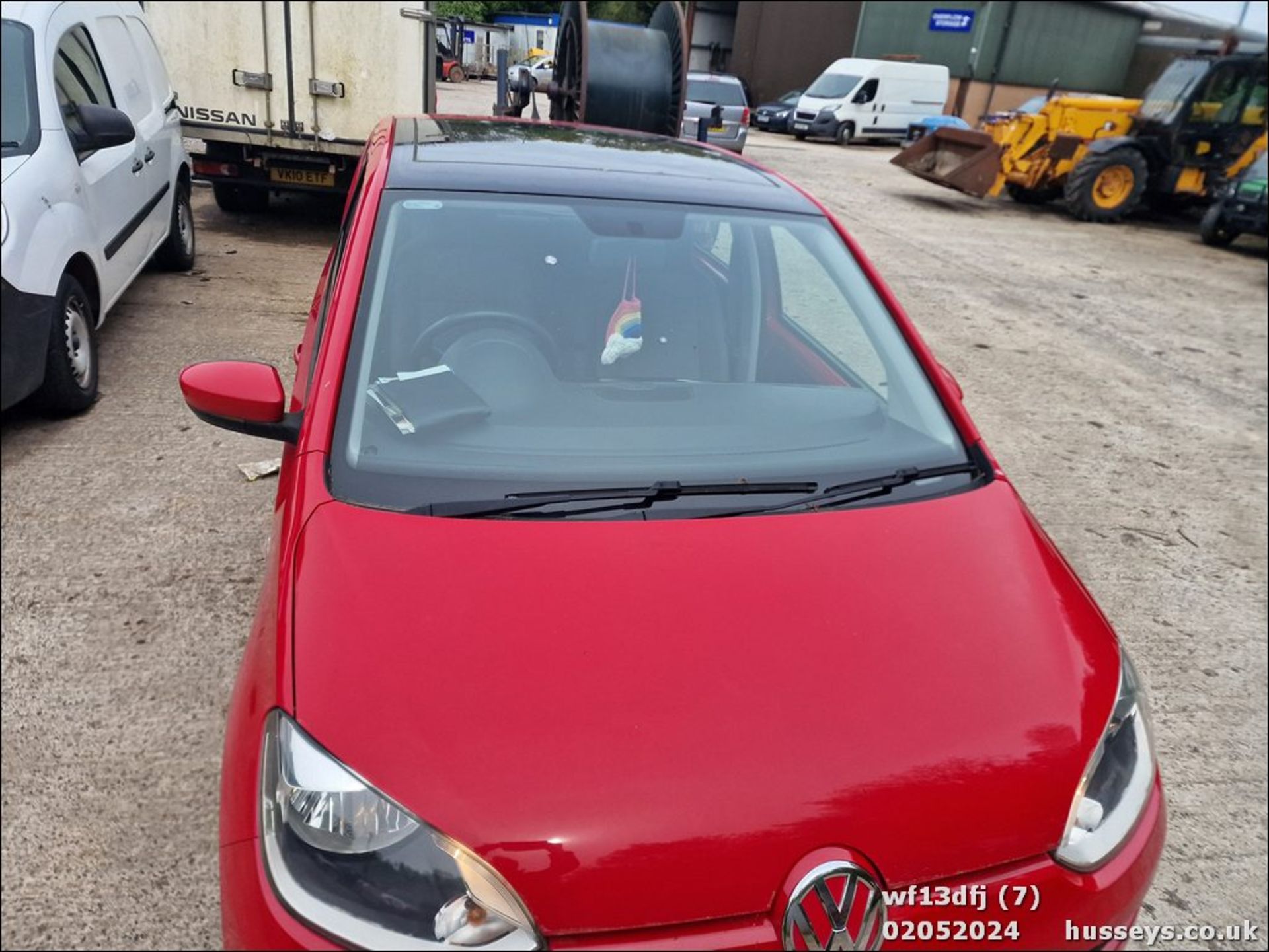 13/13 VOLKSWAGEN MOVE UP AUTO - 999cc 5dr Hatchback (Red, 17k) - Image 8 of 46