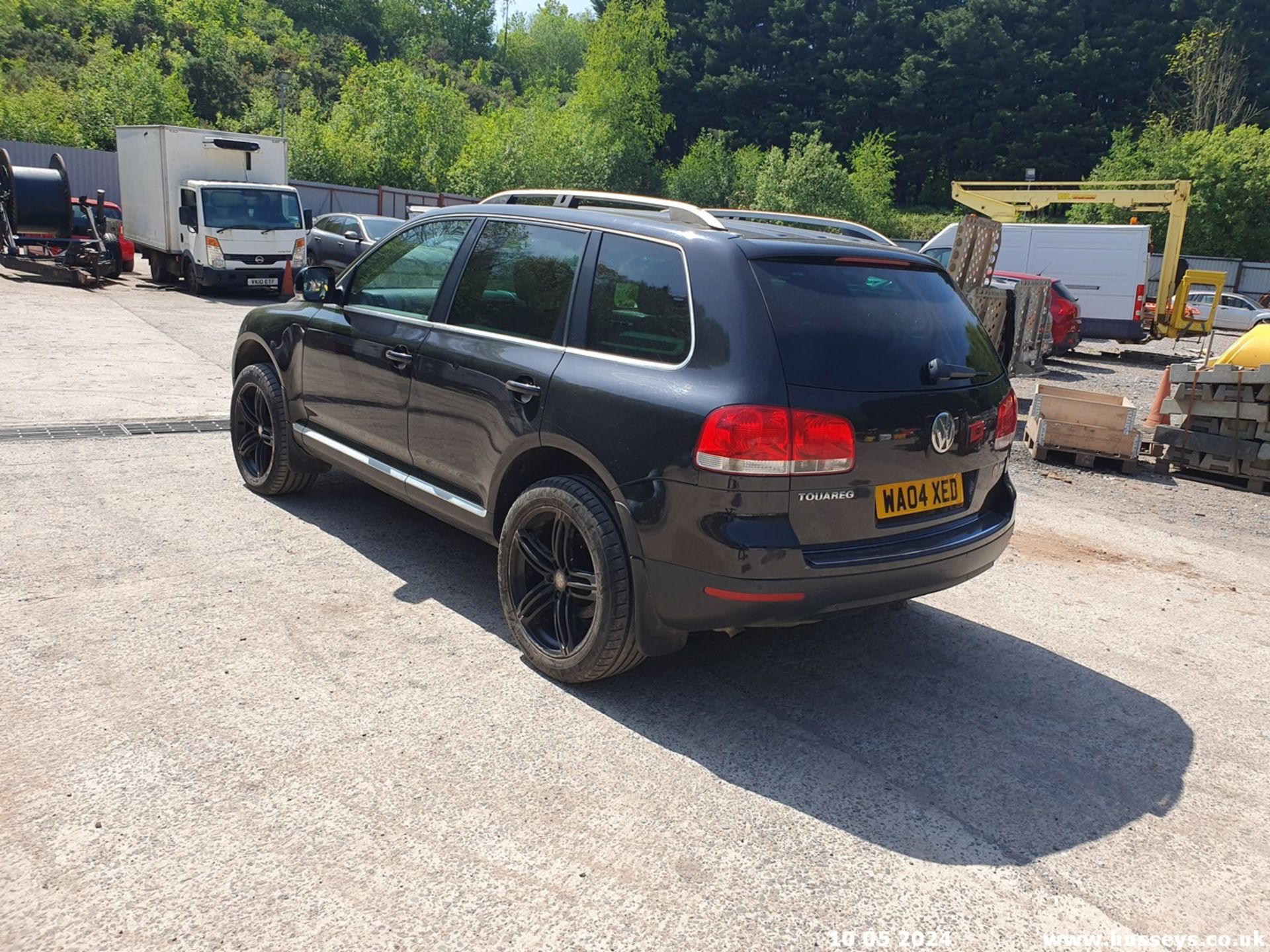 04/04 VOLKSWAGEN TOUAREG TDI AUTO - 2461cc 5dr Estate (Black, 149k) - Image 17 of 58