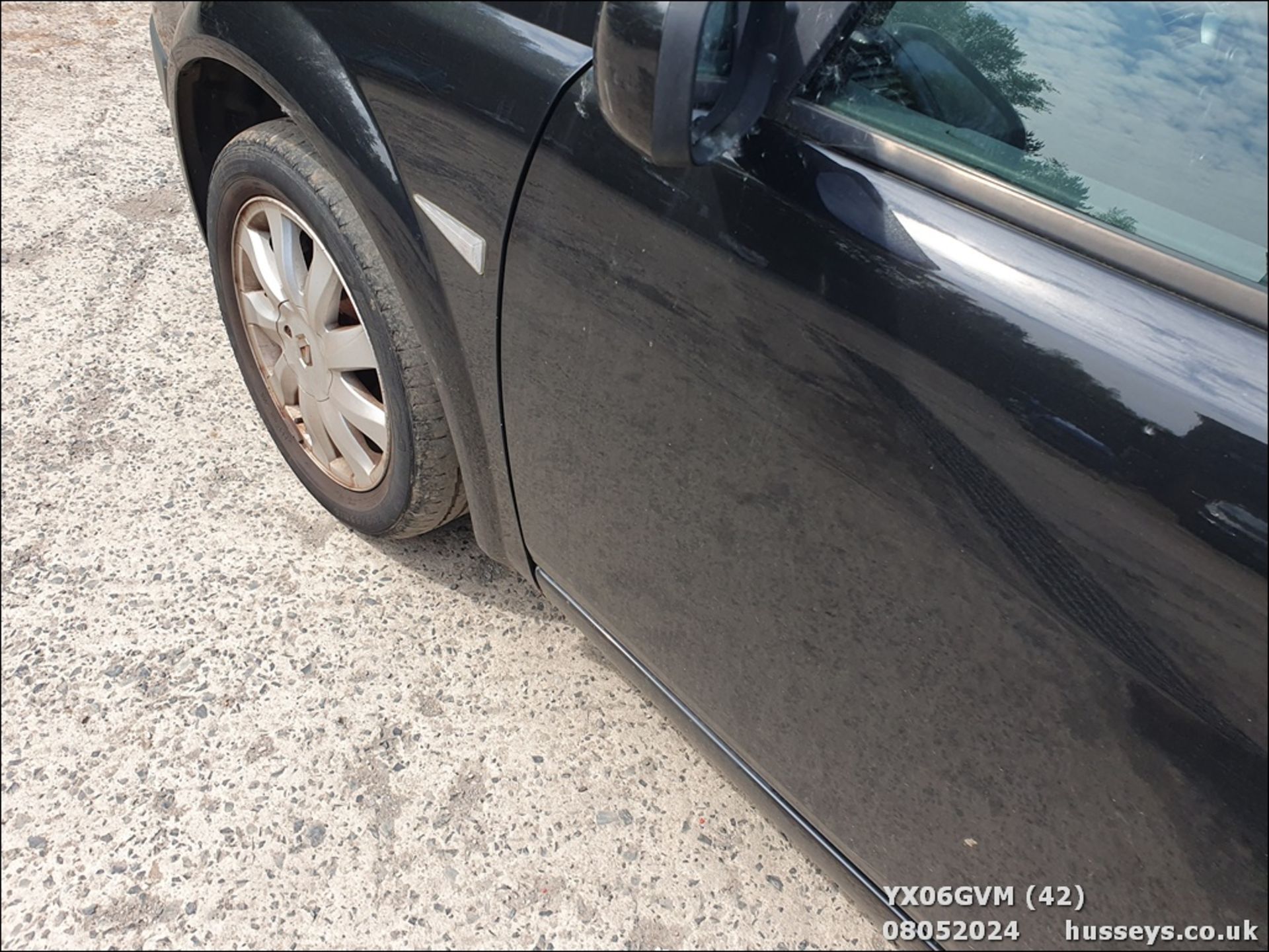 06/06 RENAULT MEGANE CAB DYNAM+ 16V - 1598cc 3dr Coupe (Black, 73k) - Image 43 of 51
